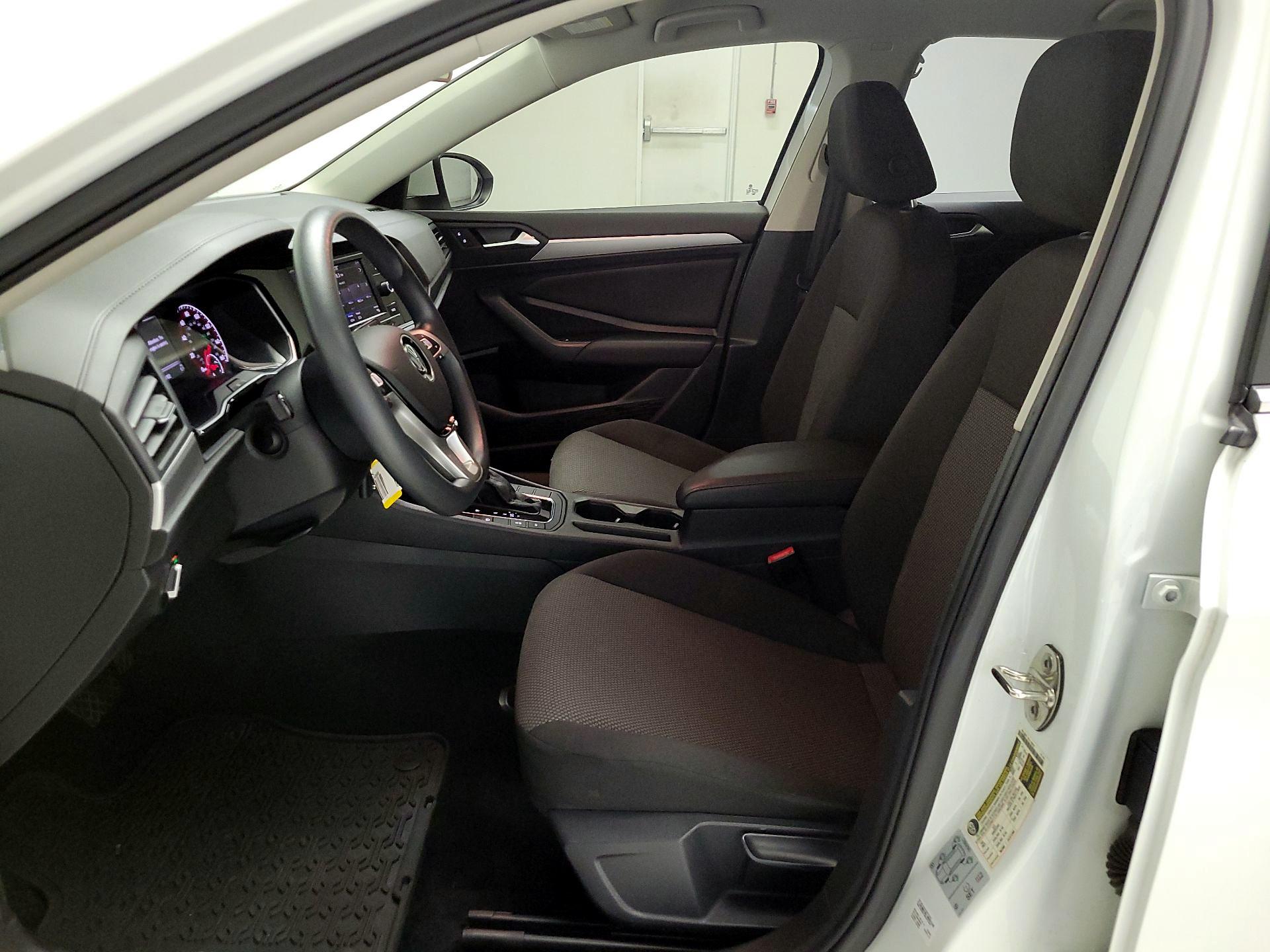 Thumbnail: 2021 Volkswagen Jetta - 11