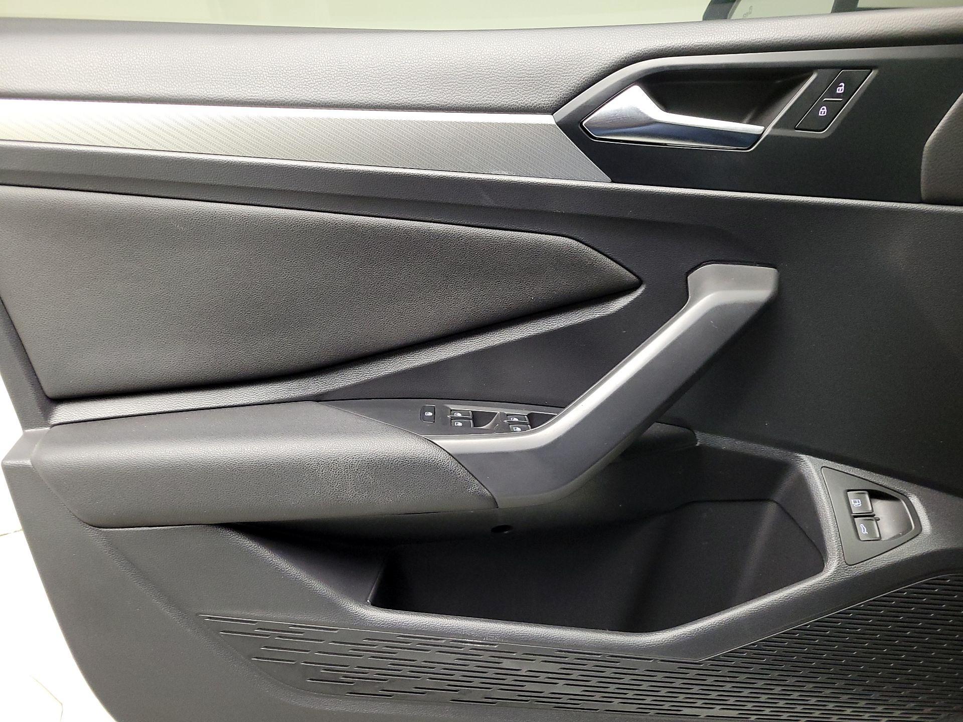 Thumbnail: 2021 Volkswagen Jetta - 12