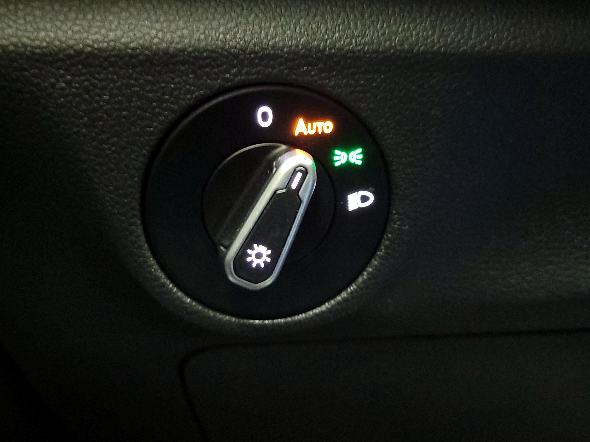 Thumbnail: 2021 Volkswagen Jetta - 13