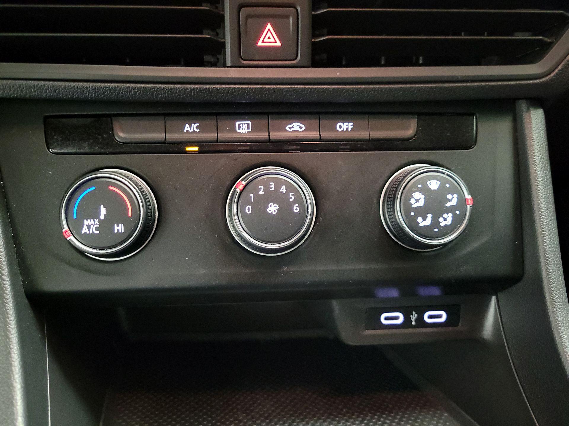 Thumbnail: 2021 Volkswagen Jetta - 16