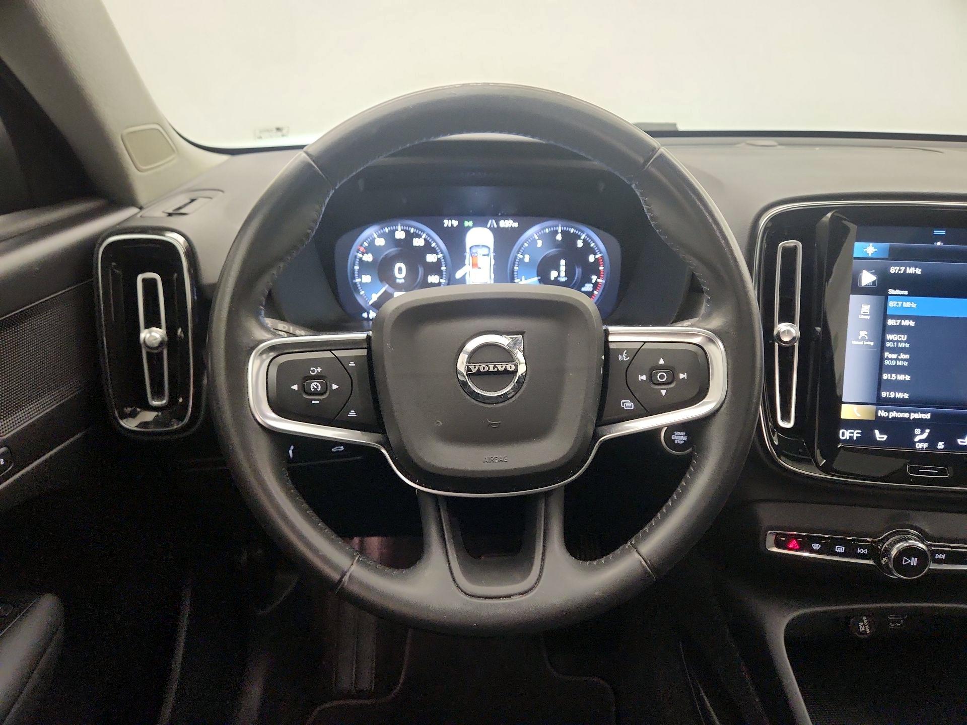 Thumbnail: 2021 Volvo XC40 - 10