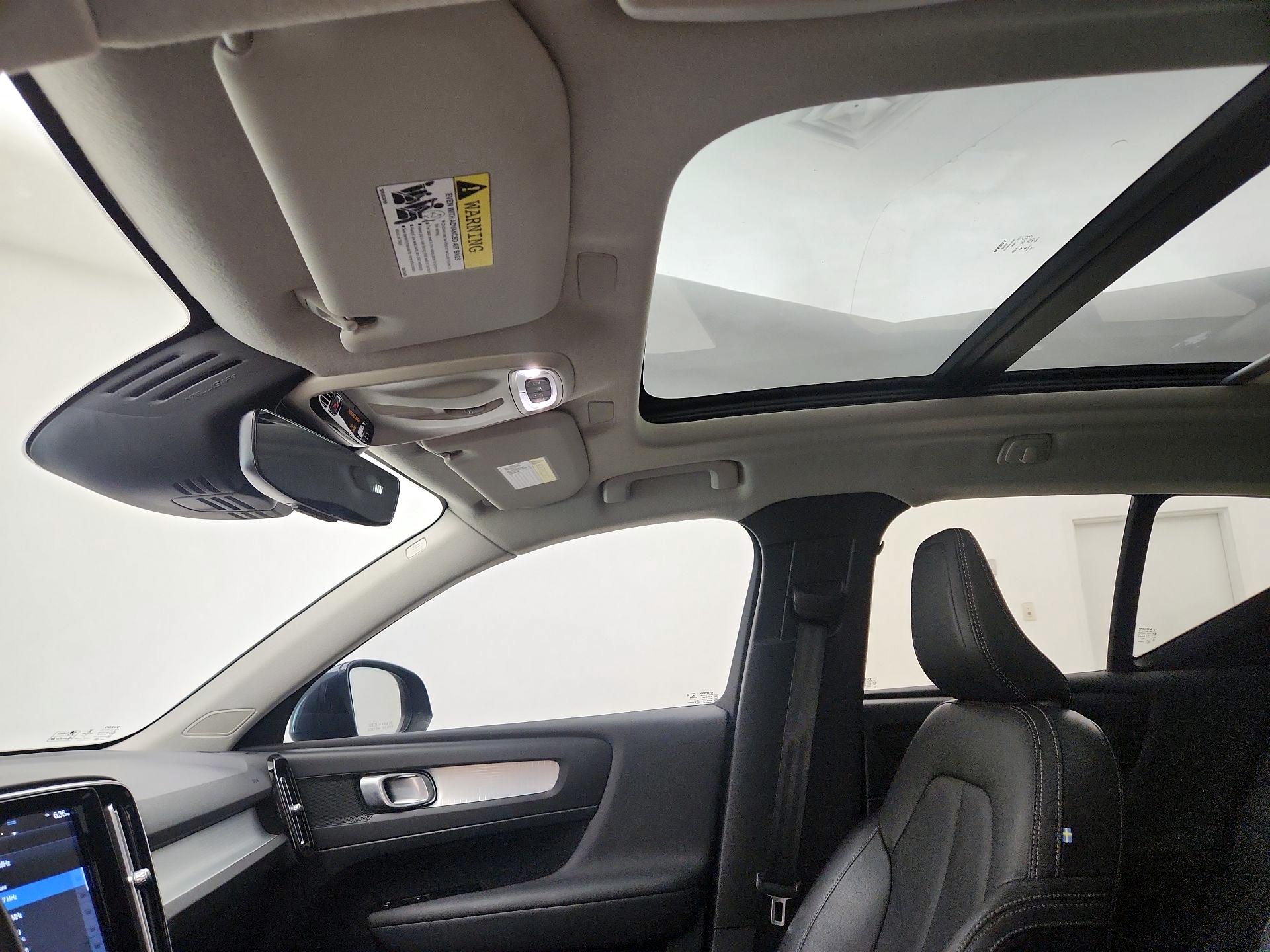 Thumbnail: 2021 Volvo XC40 - 19