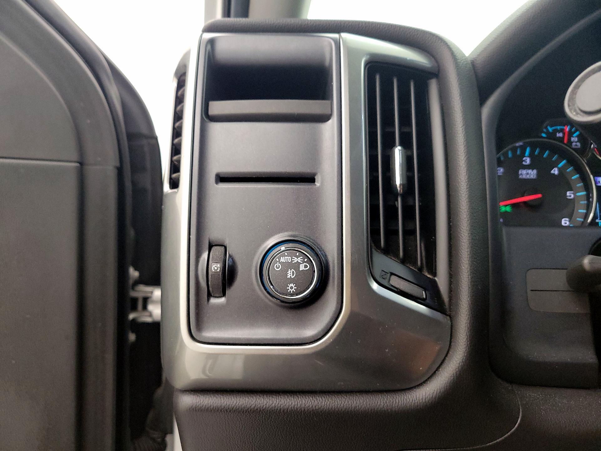 Thumbnail: 2016 Chevrolet Silverado 1500 - 11