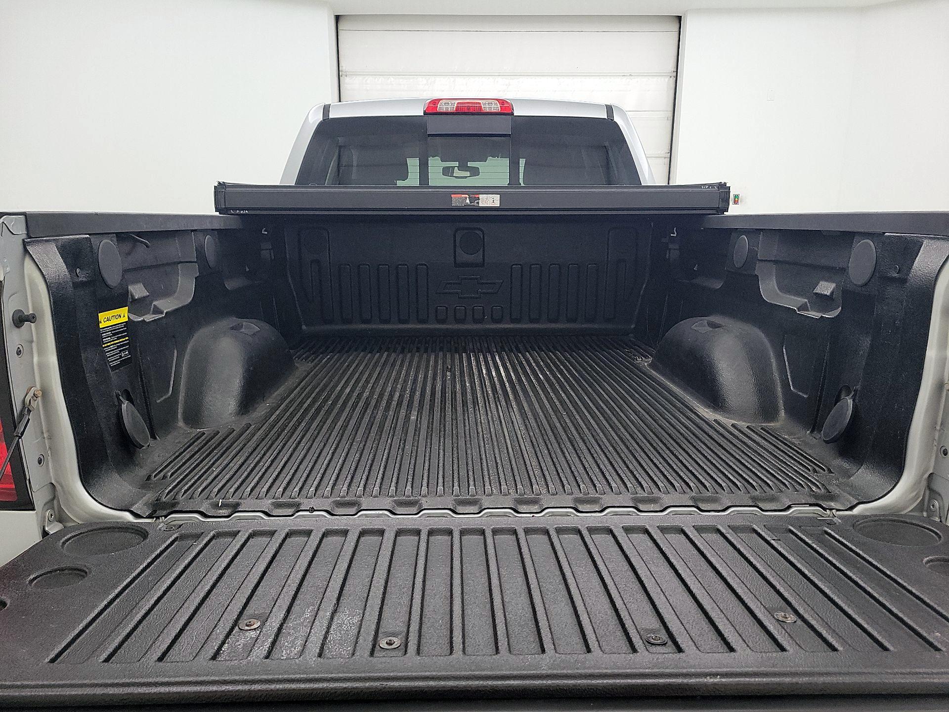 Thumbnail: 2016 Chevrolet Silverado 1500 - 17