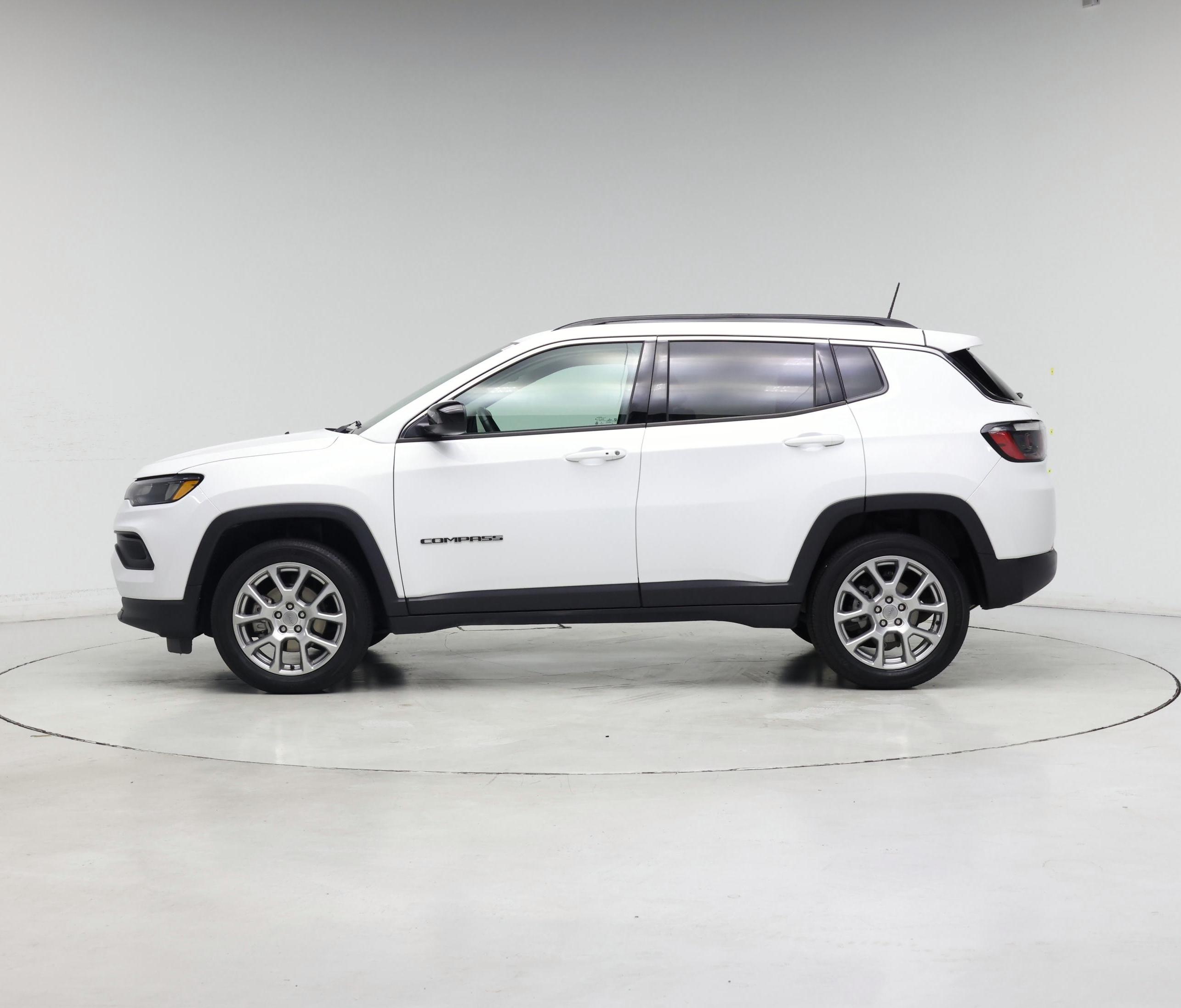 Thumbnail: 2022 Jeep Compass - 3
