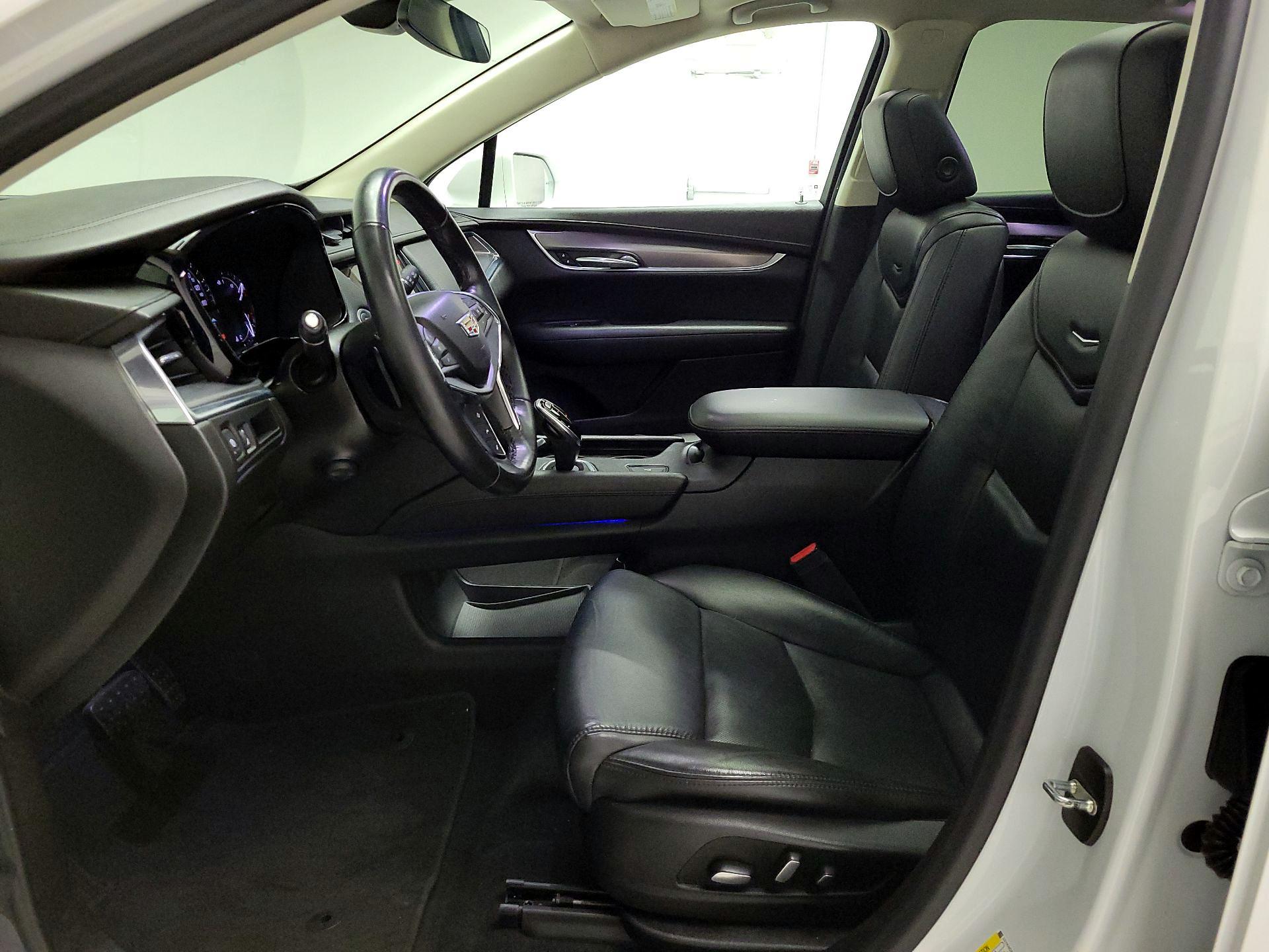 Thumbnail: 2018 Cadillac XT5 - 11