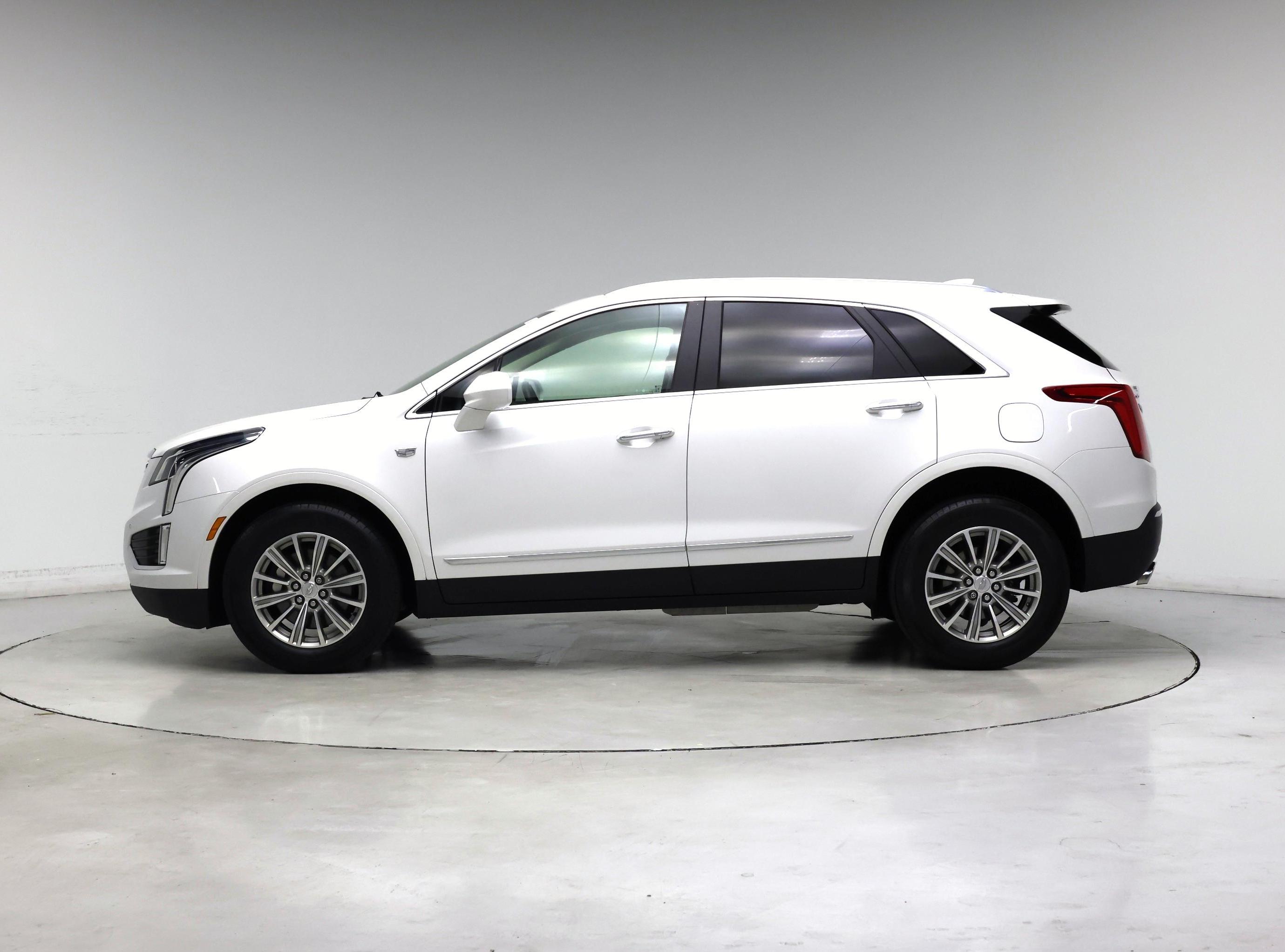 Thumbnail: 2018 Cadillac XT5 - 3