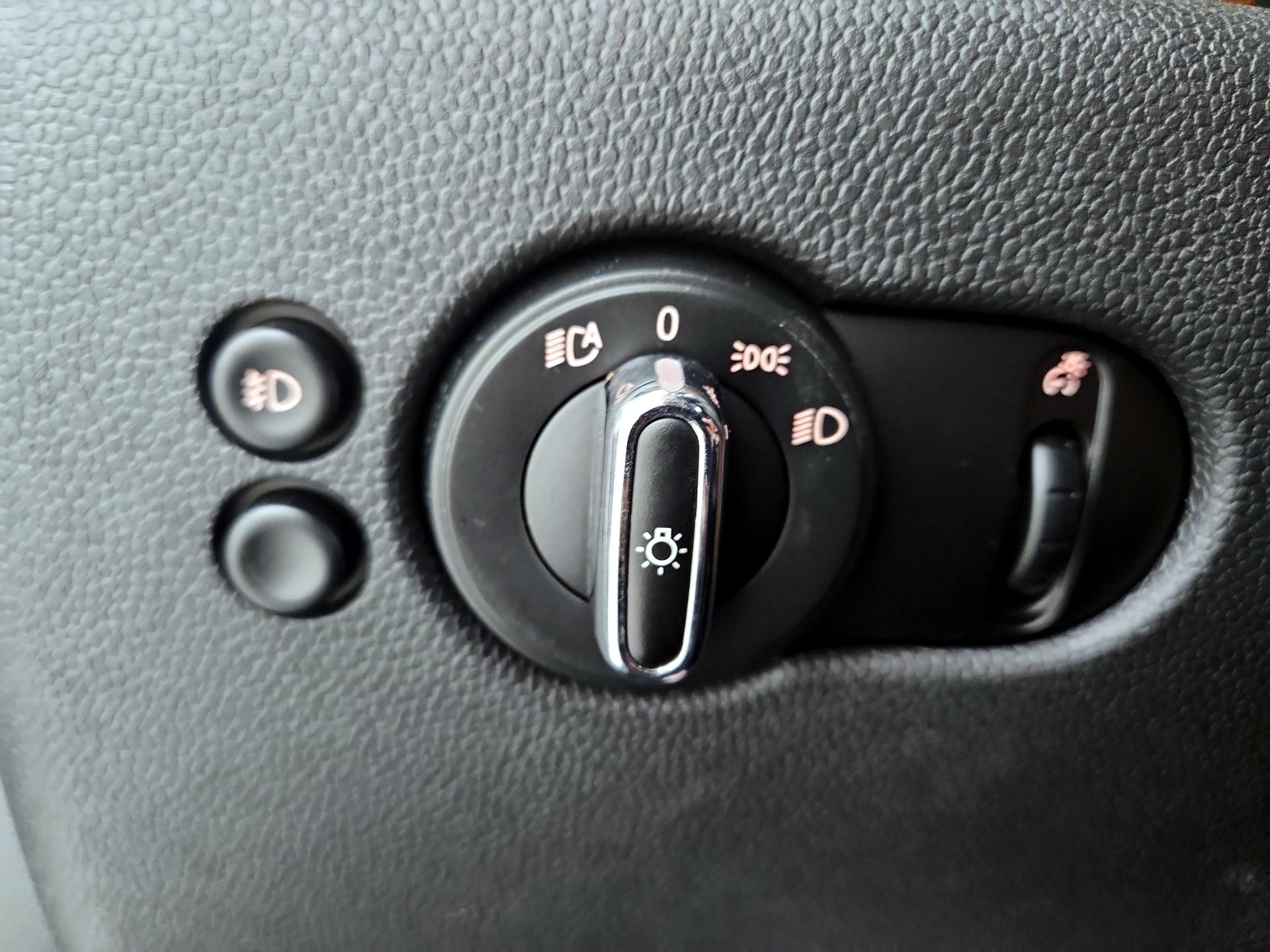 Thumbnail: 2021 MINI Cooper Hardtop - 13