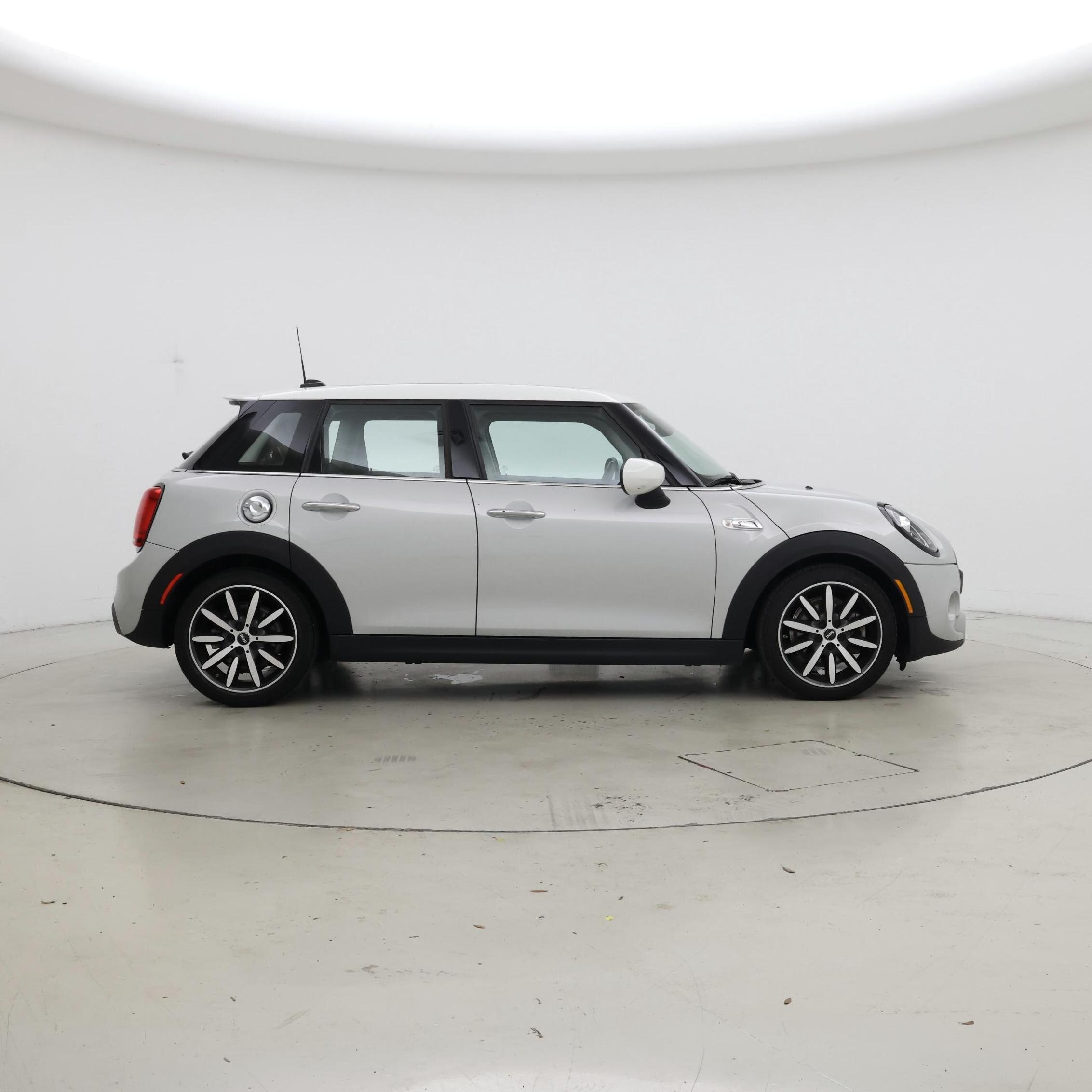 Thumbnail: 2021 MINI Cooper Hardtop - 7