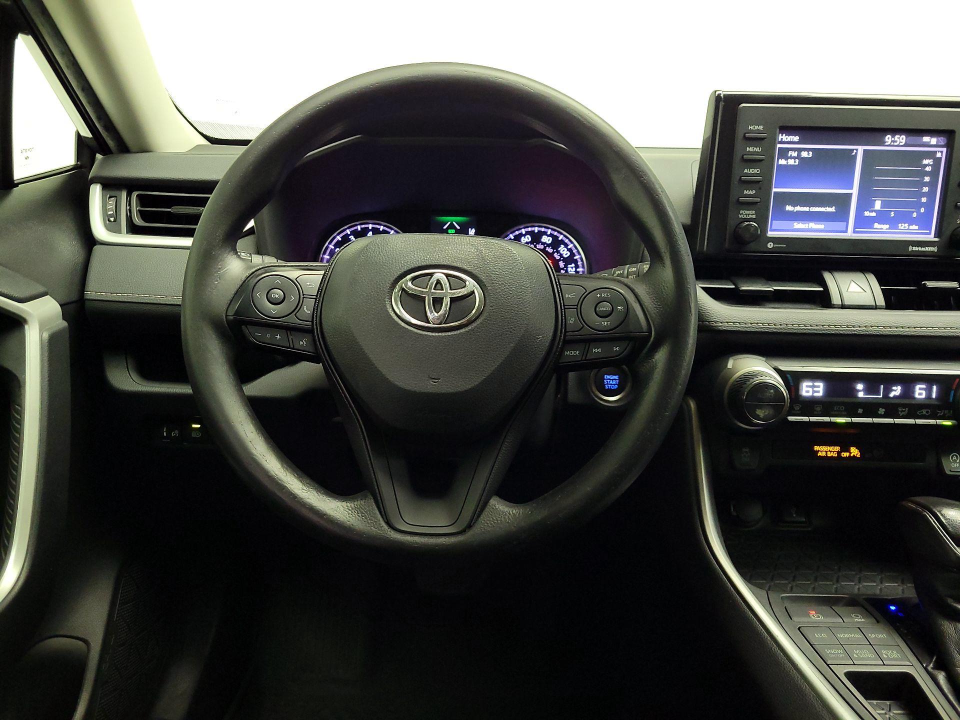 Thumbnail: 2021 Toyota RAV4 - 10