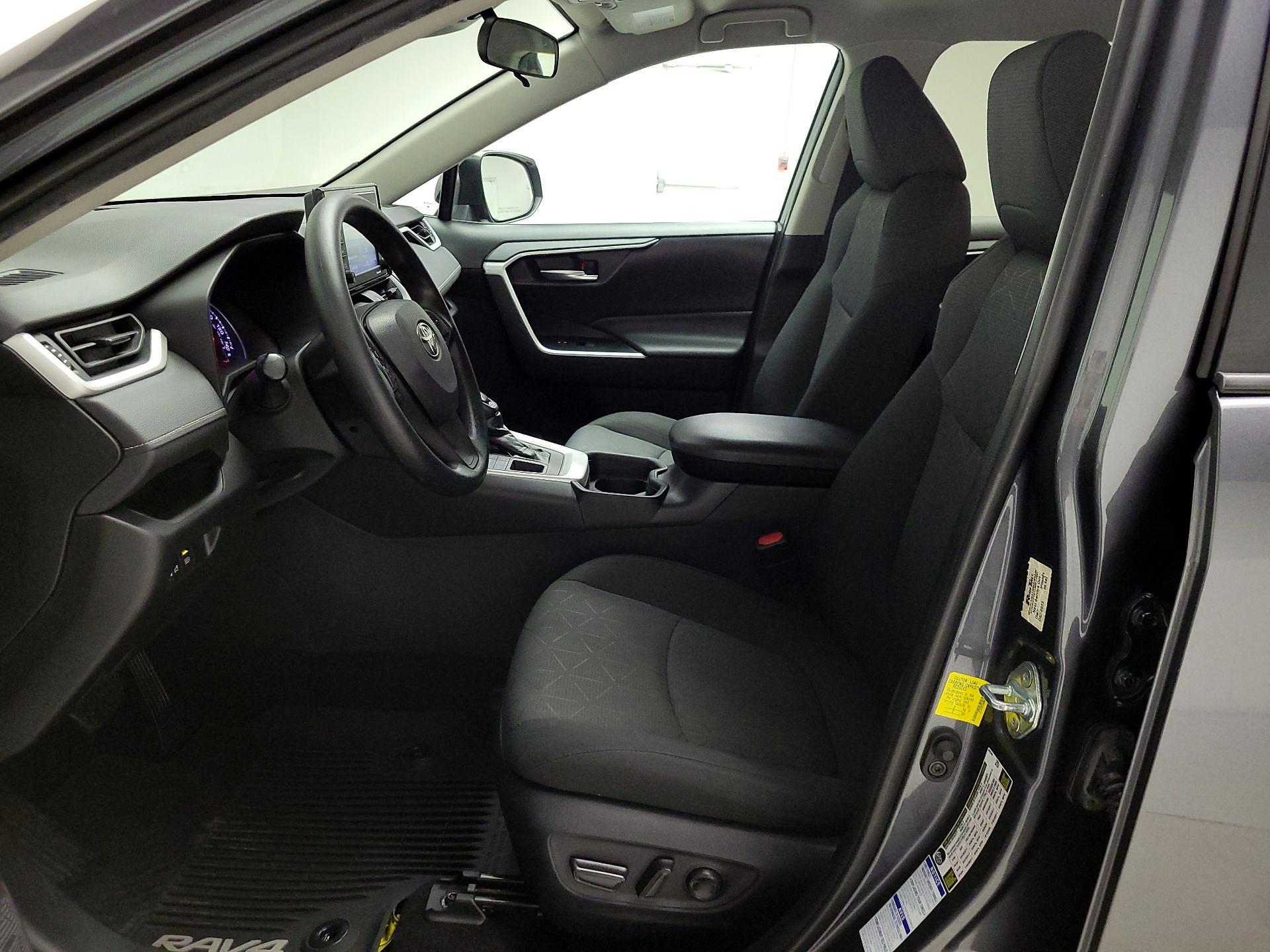 Thumbnail: 2021 Toyota RAV4 - 11