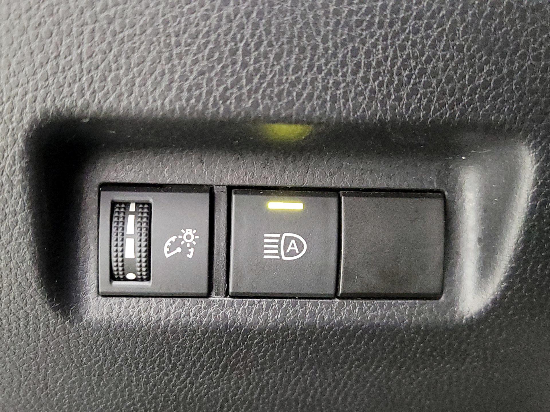 Thumbnail: 2021 Toyota RAV4 - 13