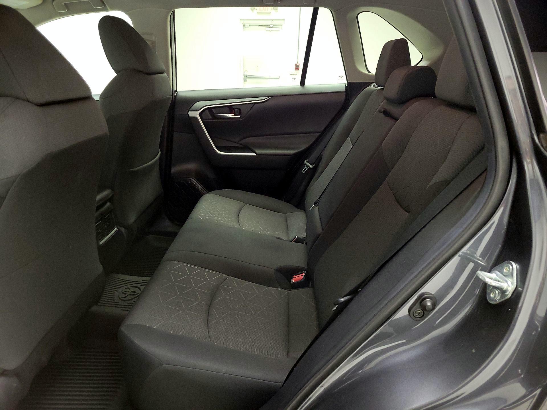 Thumbnail: 2021 Toyota RAV4 - 19