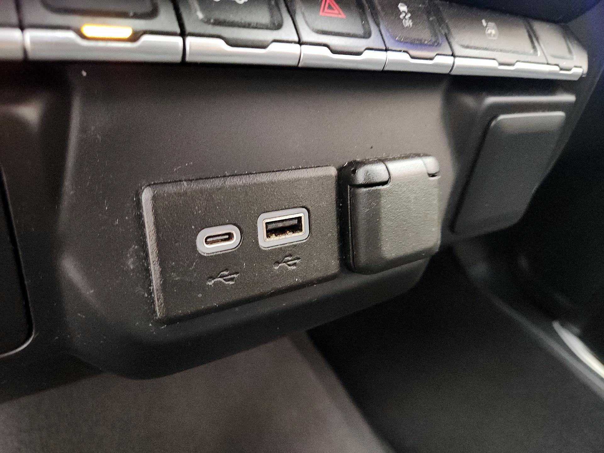 Thumbnail: 2022 Chevrolet Silverado 1500 - 19