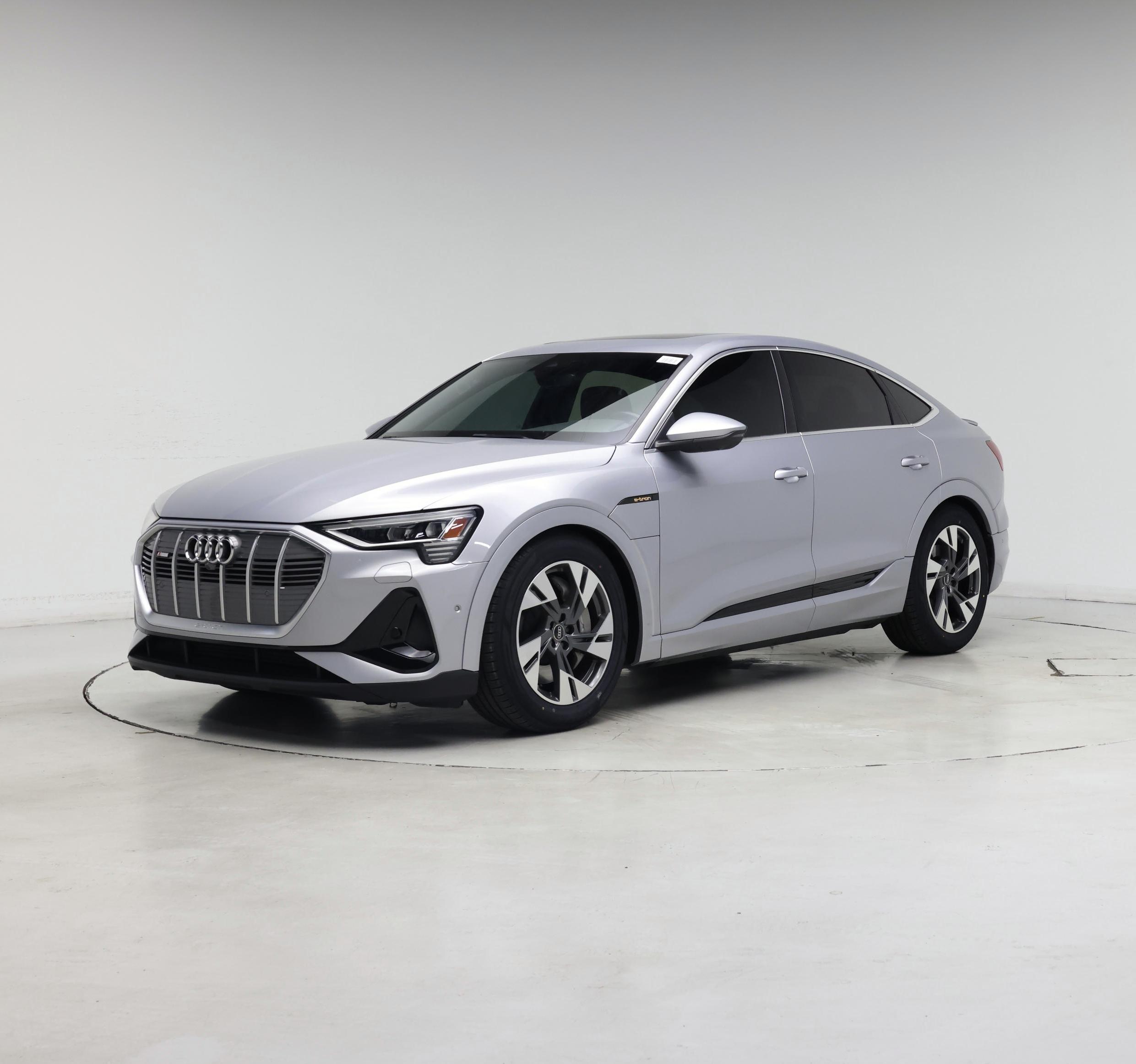 Thumbnail: 2022 Audi e-tron S - 4