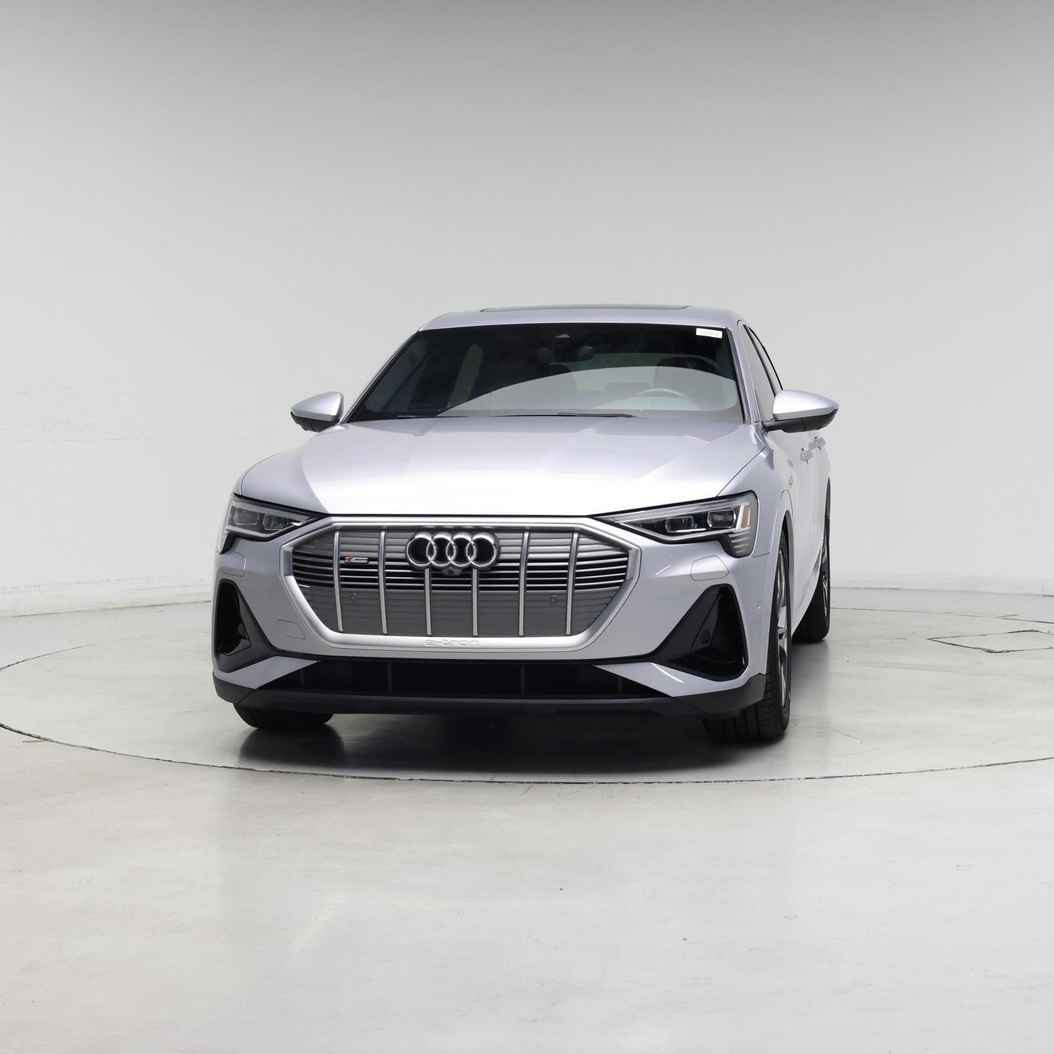 Thumbnail: 2022 Audi e-tron S - 5