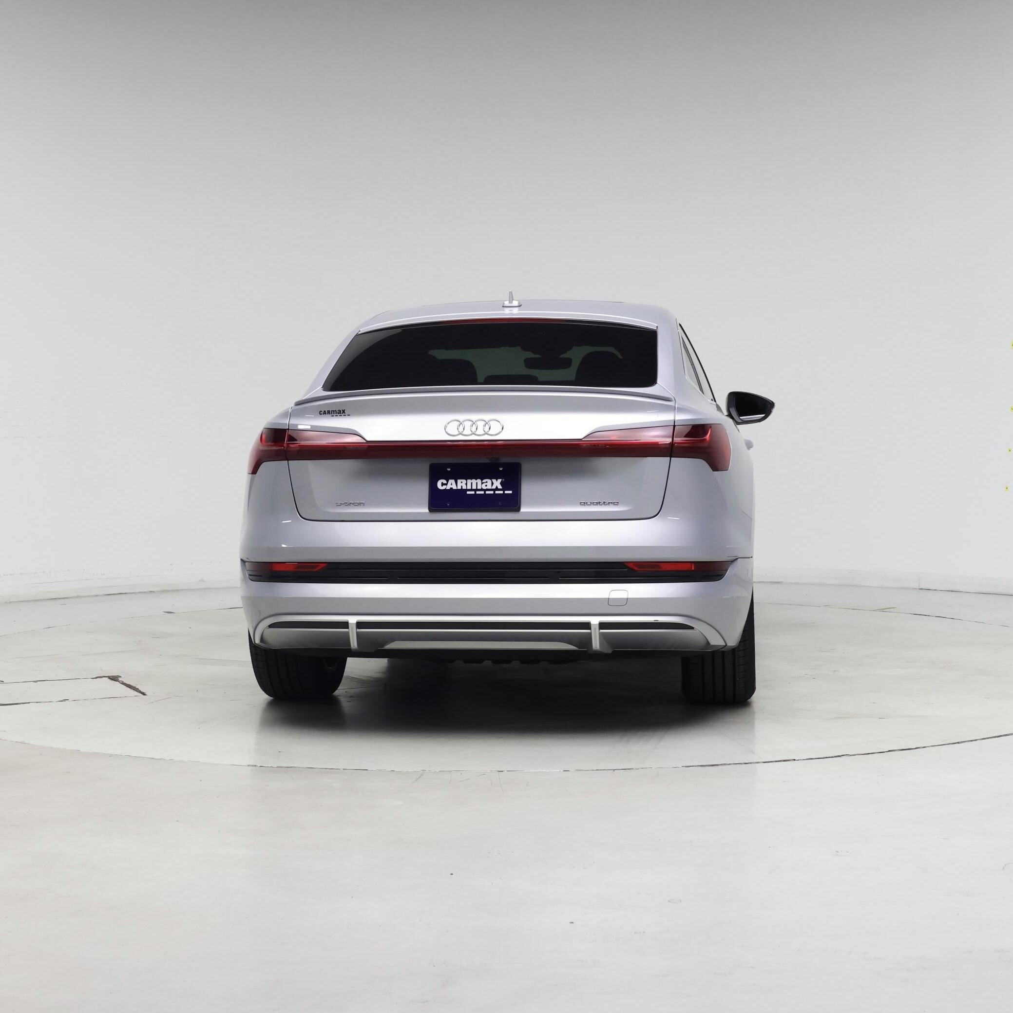 Thumbnail: 2022 Audi e-tron S - 6