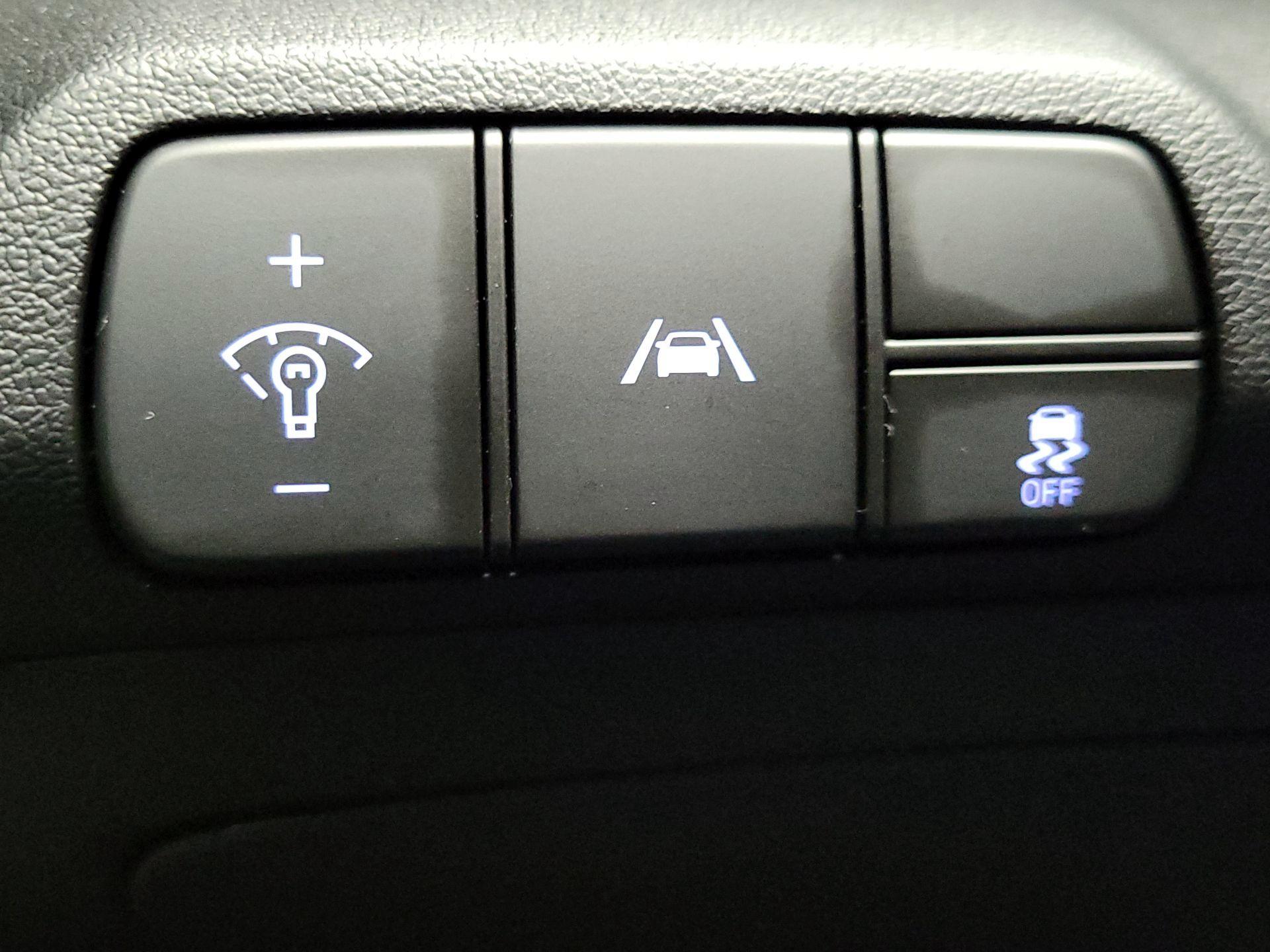 Thumbnail: 2023 Hyundai Elantra - 13