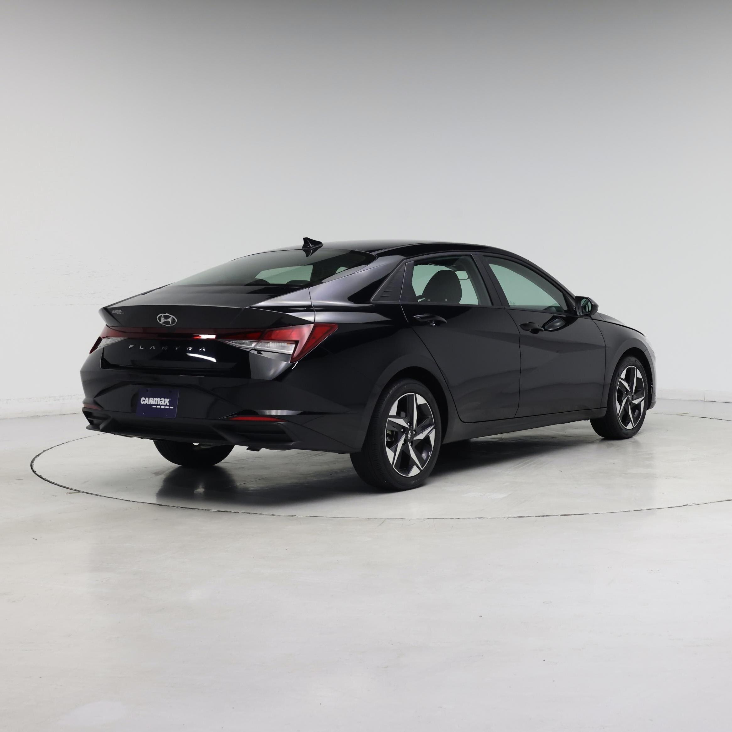 Thumbnail: 2023 Hyundai Elantra - 8