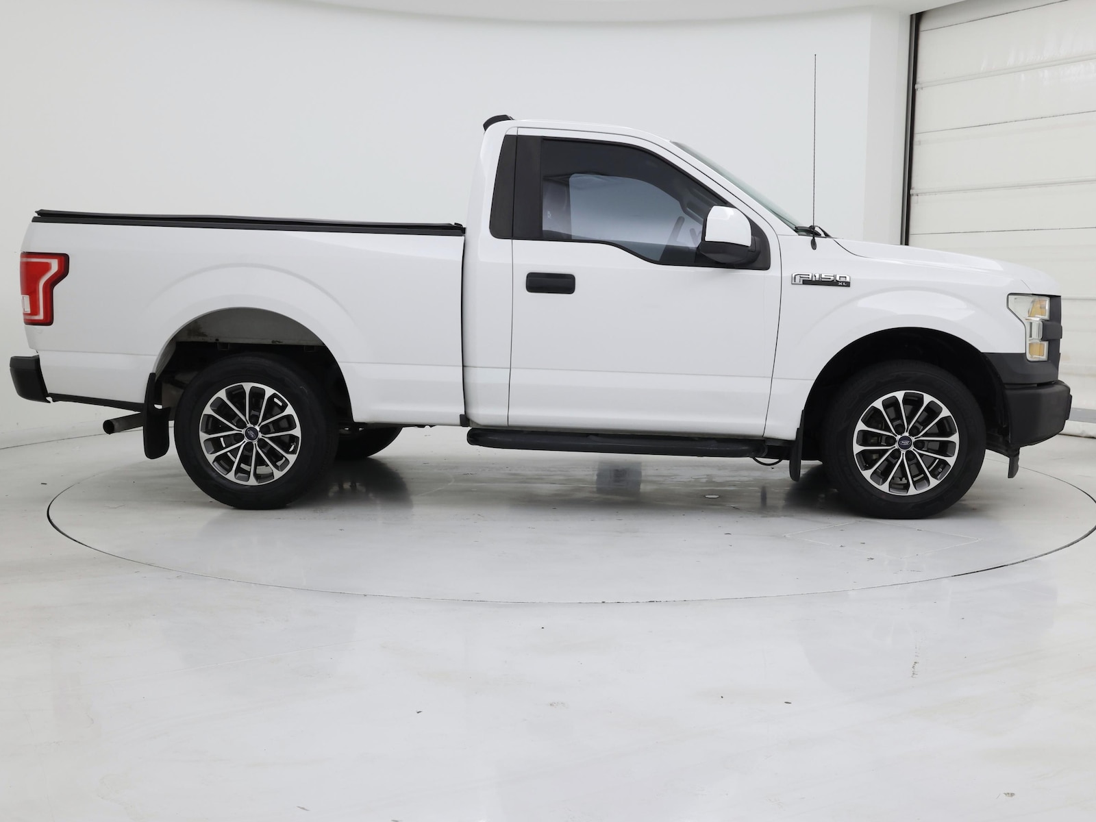 2017 Ford F-150 XL - Photo 8