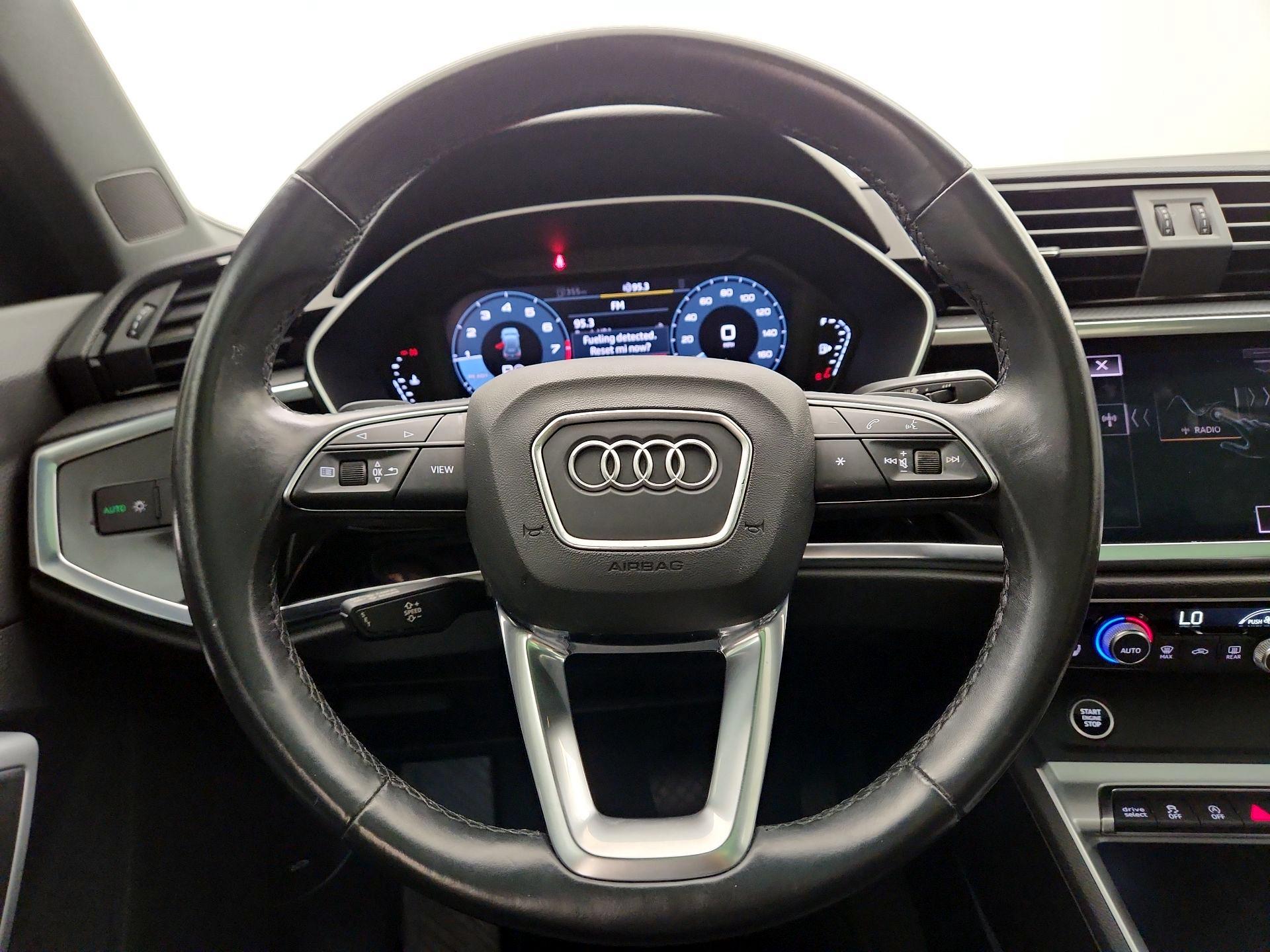 Thumbnail: 2021 Audi Q3 - 10