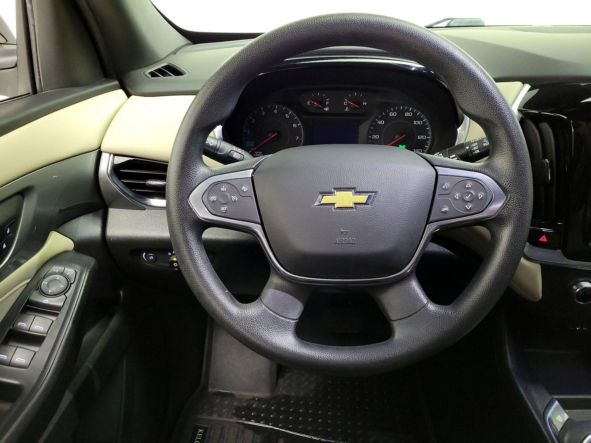 Thumbnail: 2022 Chevrolet Traverse - 10