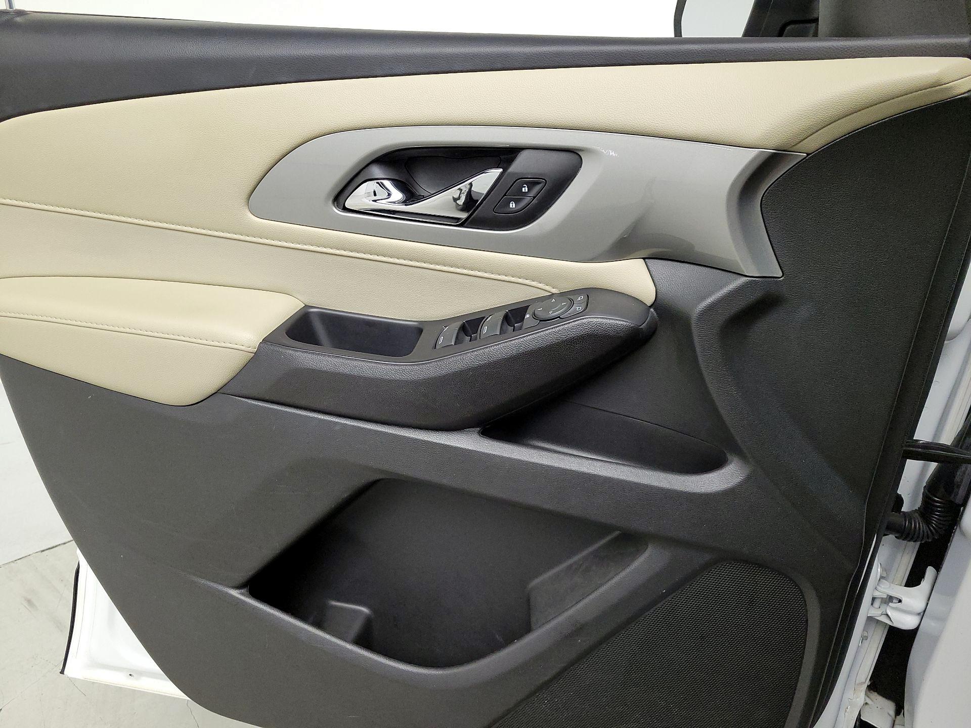 Thumbnail: 2022 Chevrolet Traverse - 12