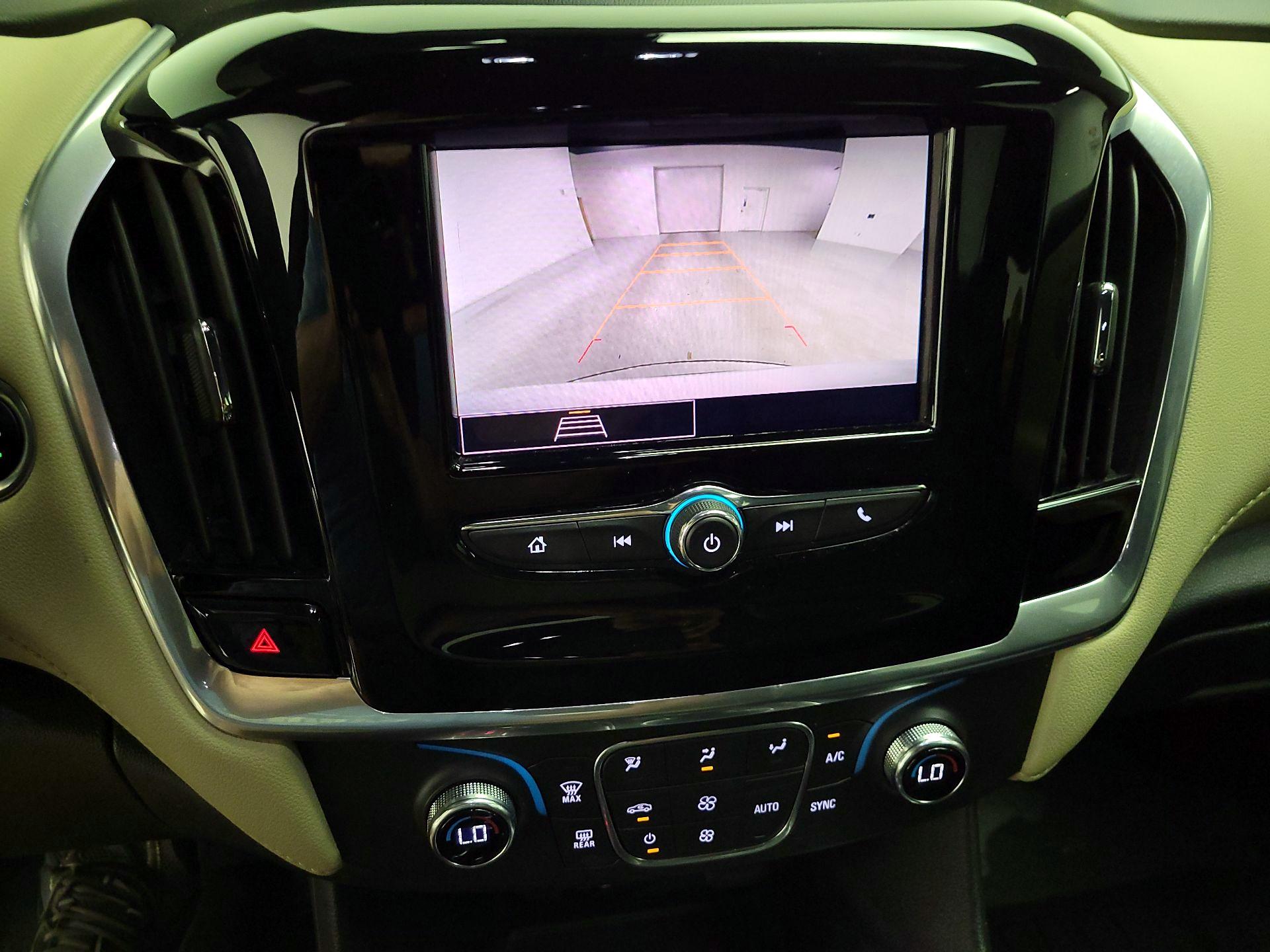 Thumbnail: 2022 Chevrolet Traverse - 15