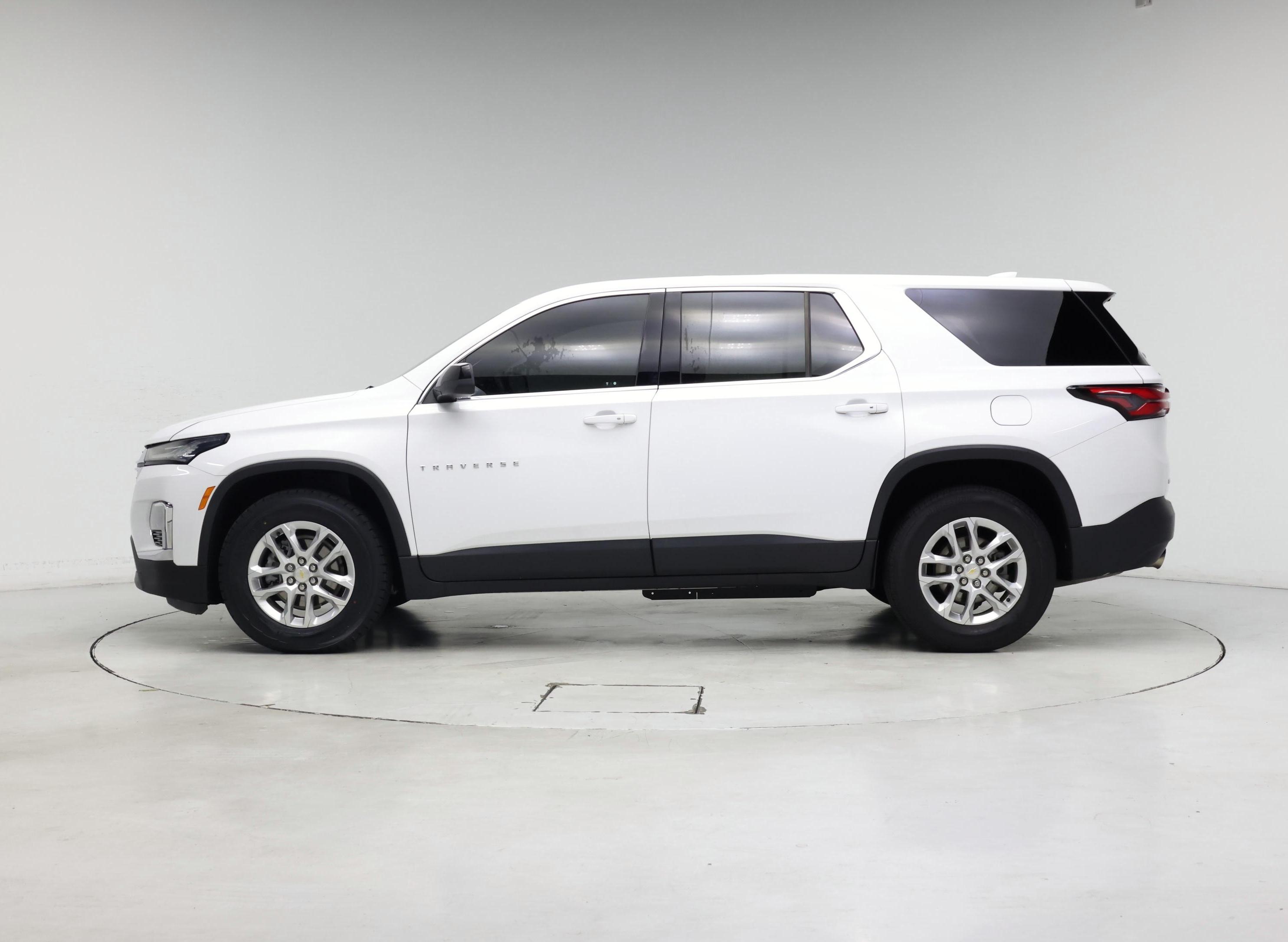 Thumbnail: 2022 Chevrolet Traverse - 3