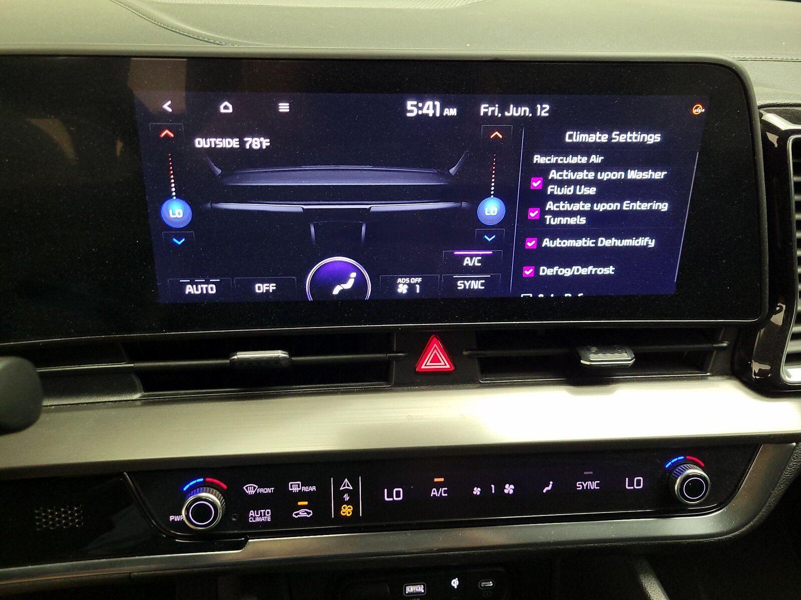 2023 Kia Sportage EX - Photo 18
