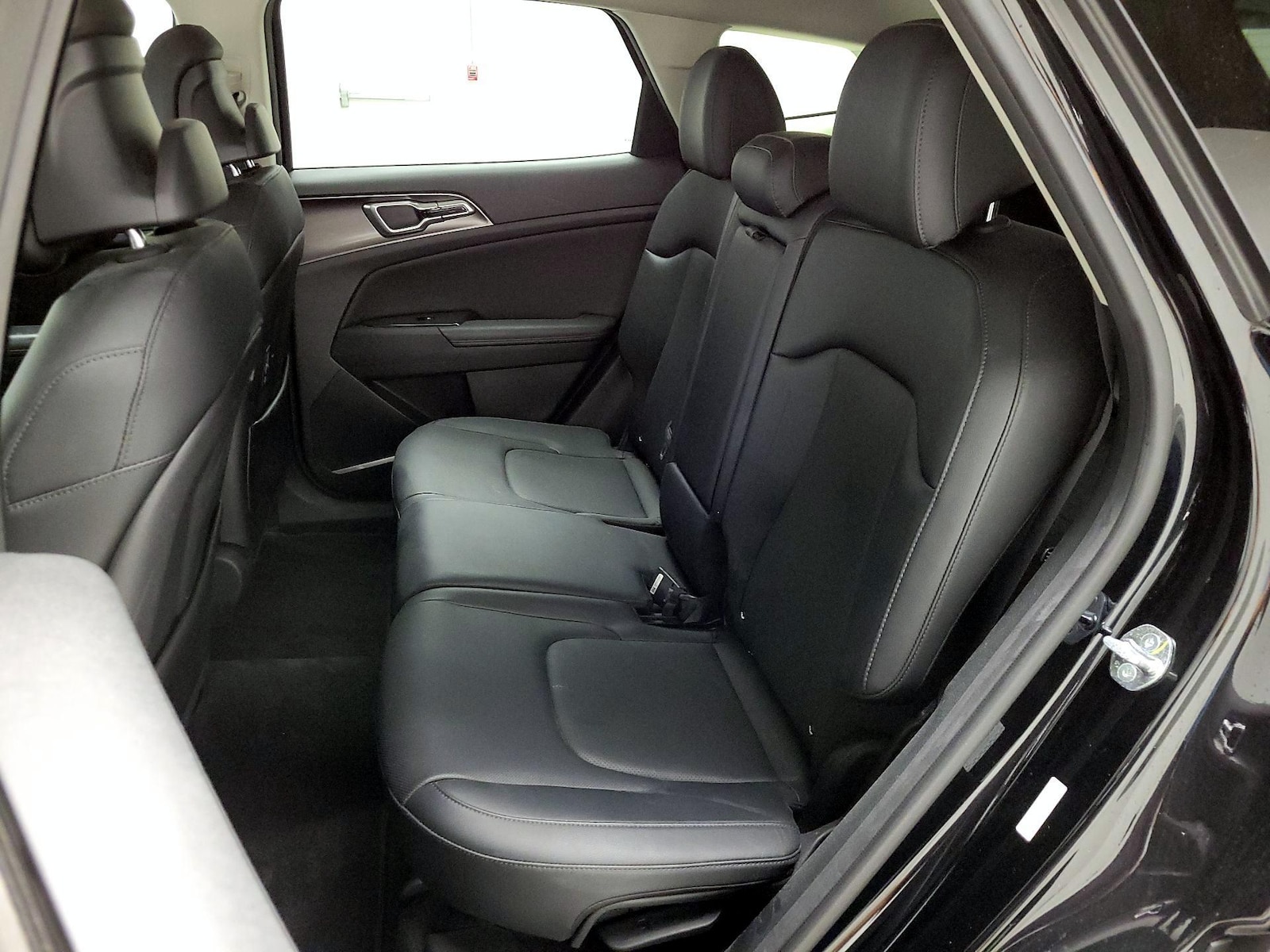 2023 Kia Sportage EX - Photo 21