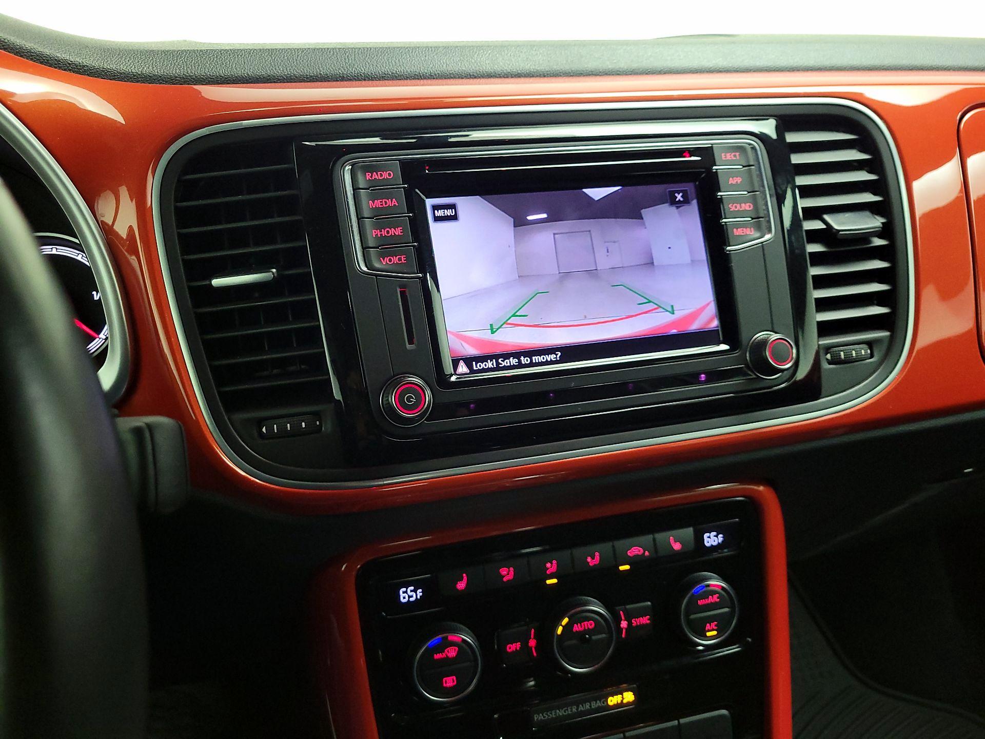 Thumbnail: 2018 Volkswagen Beetle - 14