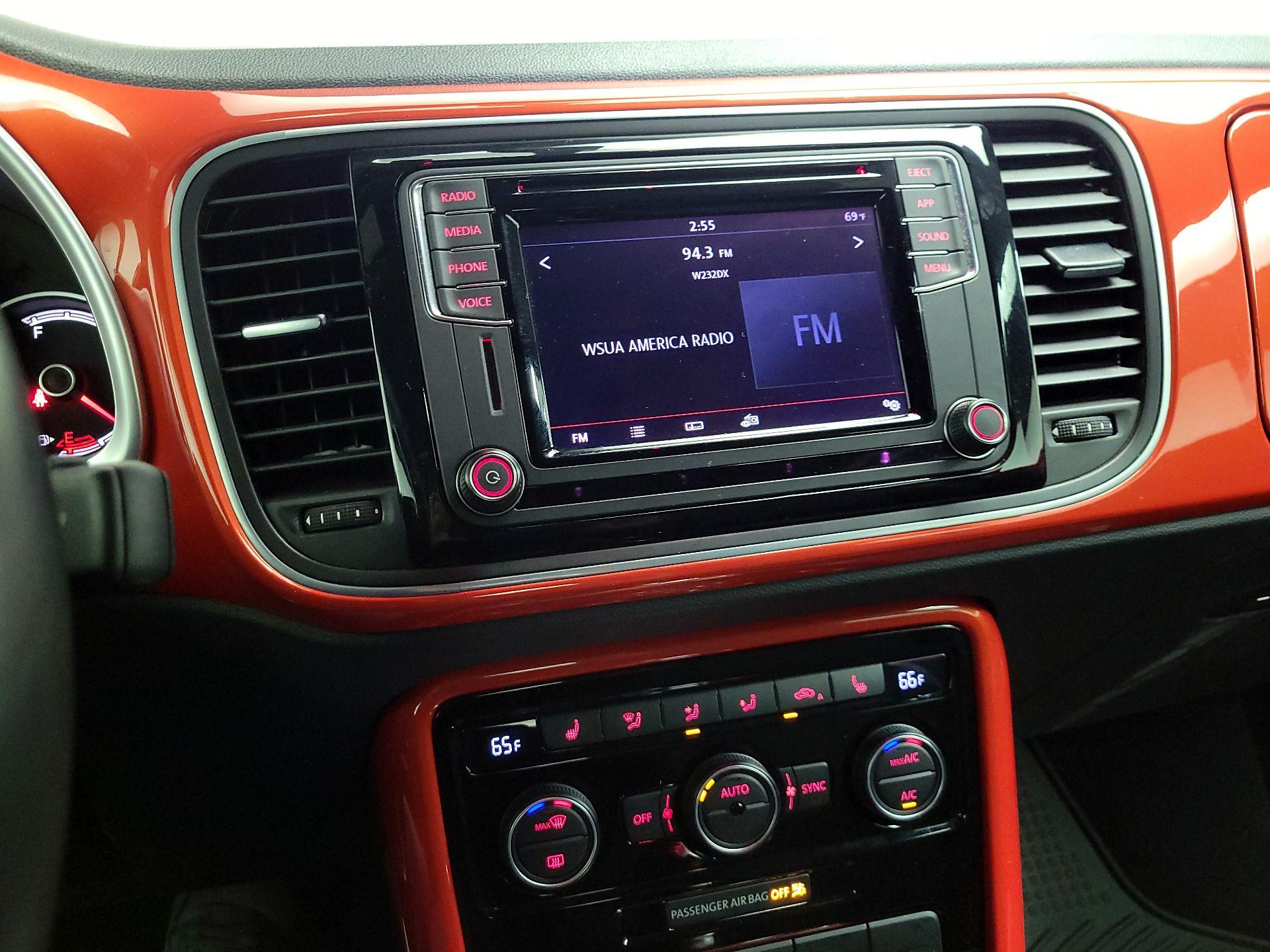 Thumbnail: 2018 Volkswagen Beetle - 15