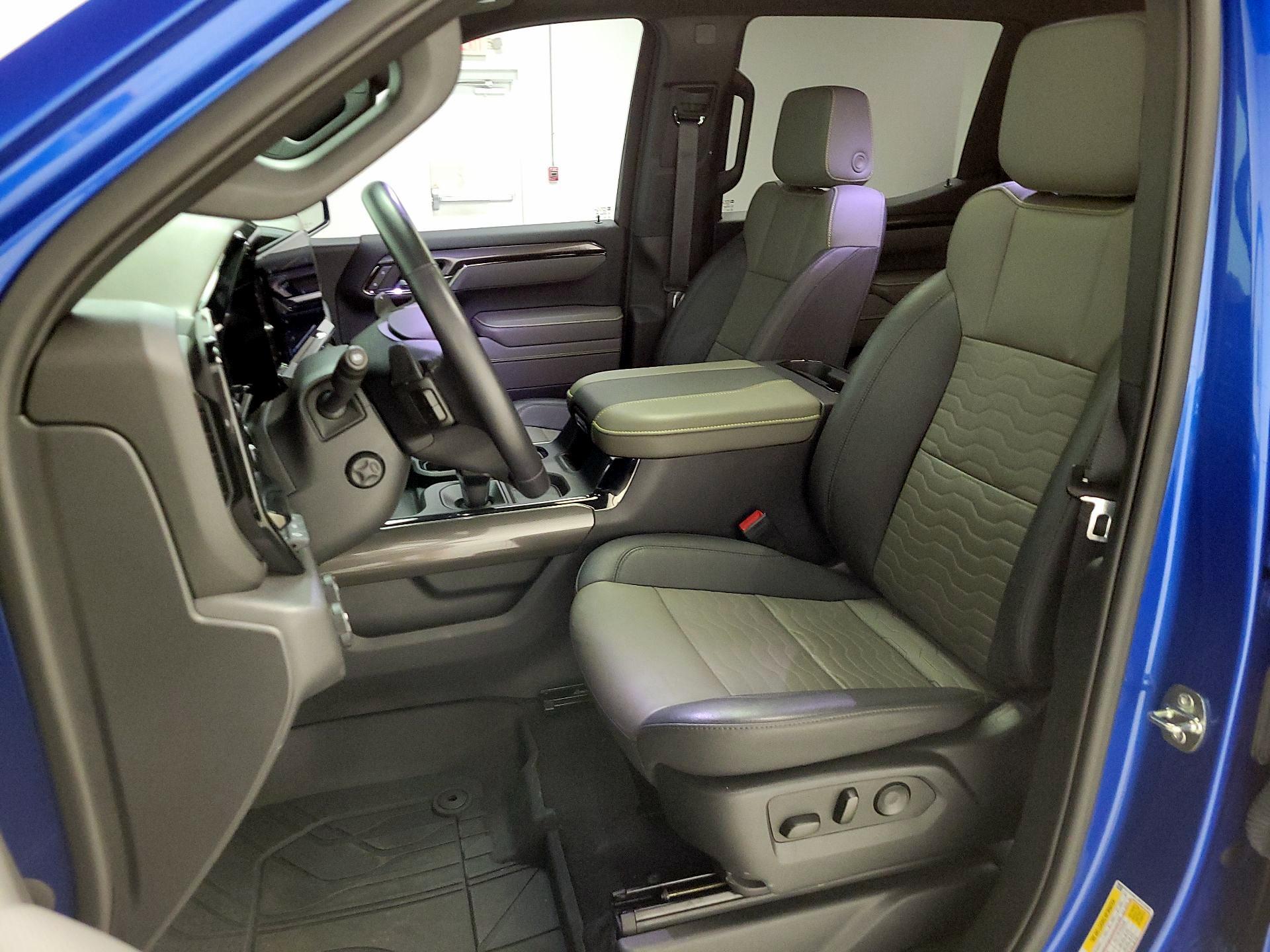 Thumbnail: 2023 Chevrolet Silverado 1500 - 11