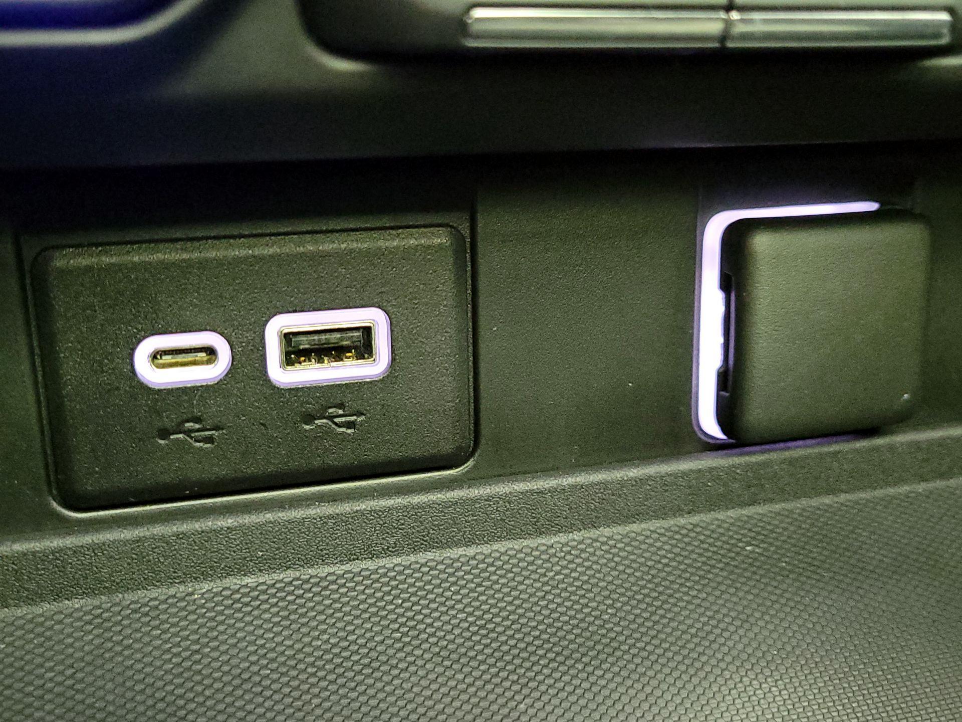 Thumbnail: 2022 Chevrolet Suburban - 19