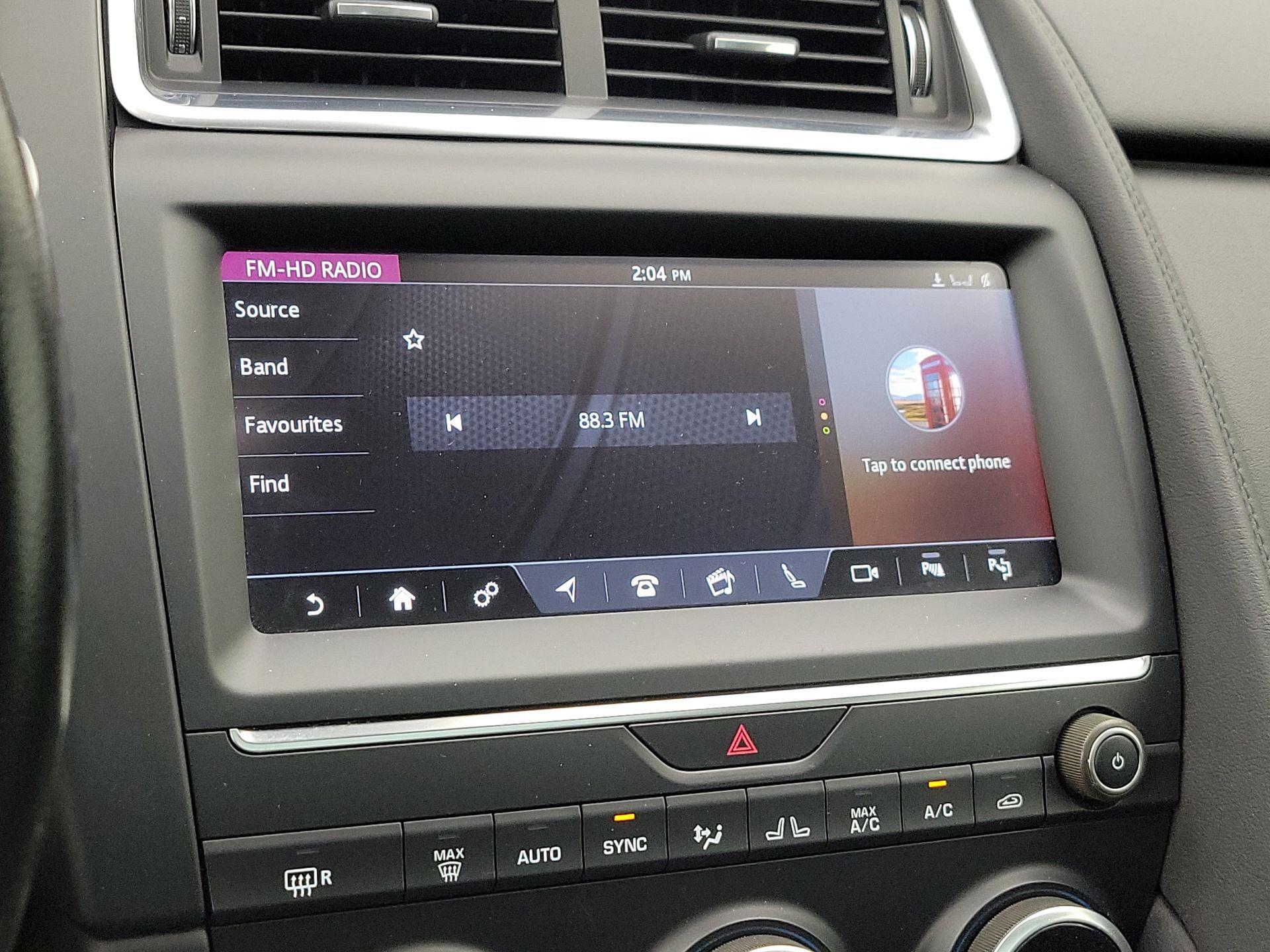 Thumbnail: 2018 Jaguar E-Pace - 16