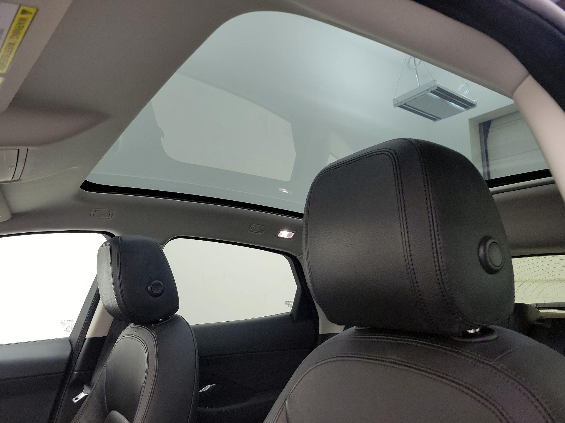 Thumbnail: 2018 Jaguar E-Pace - 20