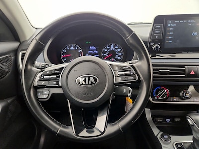 Steering Wheel & Instrument Cluster (On)