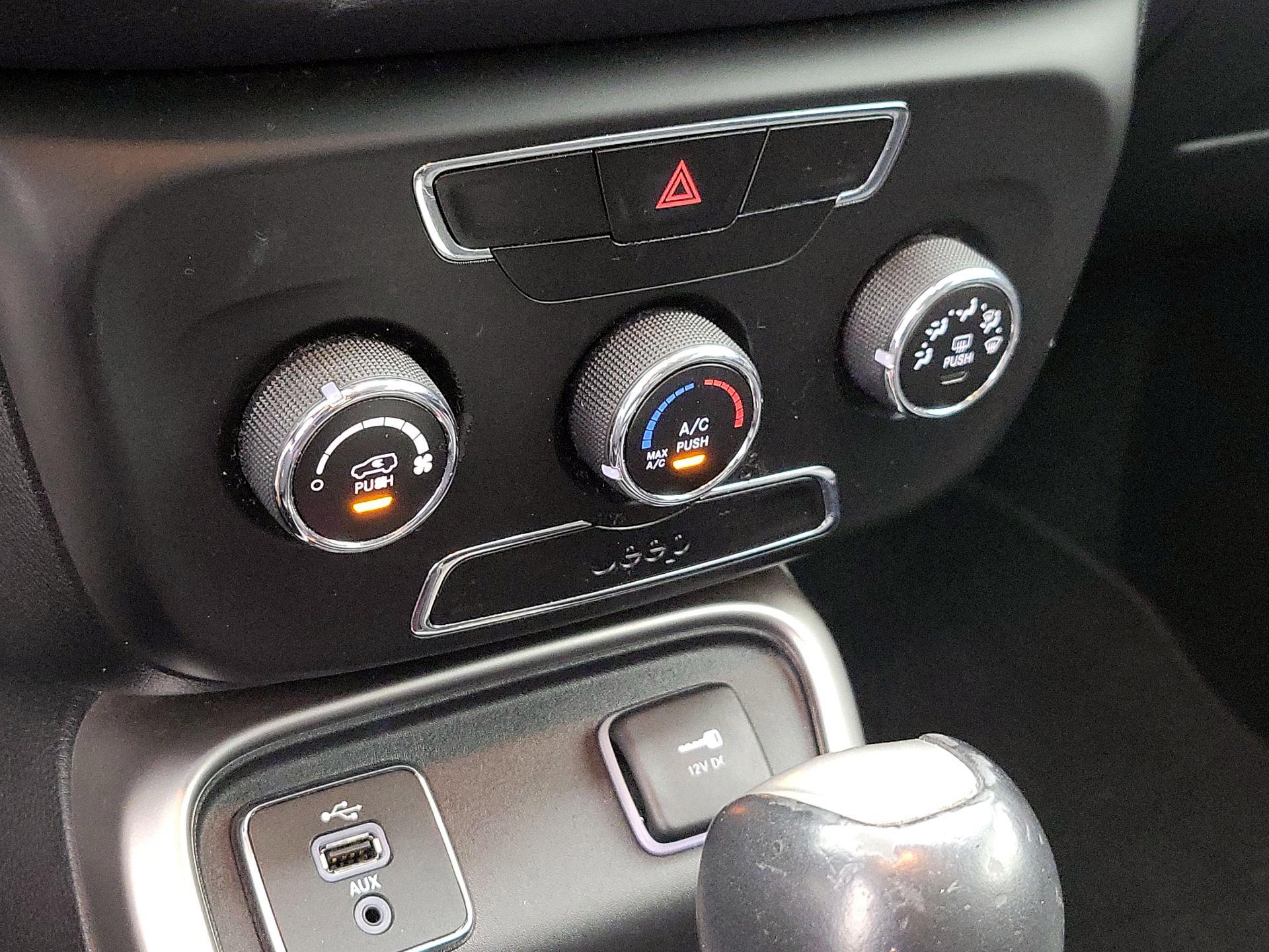 Thumbnail: 2017 Jeep Compass - 16