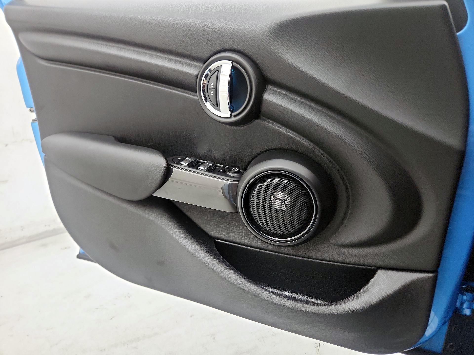 Thumbnail: 2019 MINI Cooper Hardtop - 12