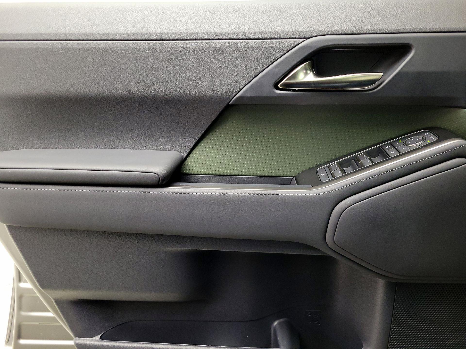 Thumbnail: 2025 Lexus GX - 12