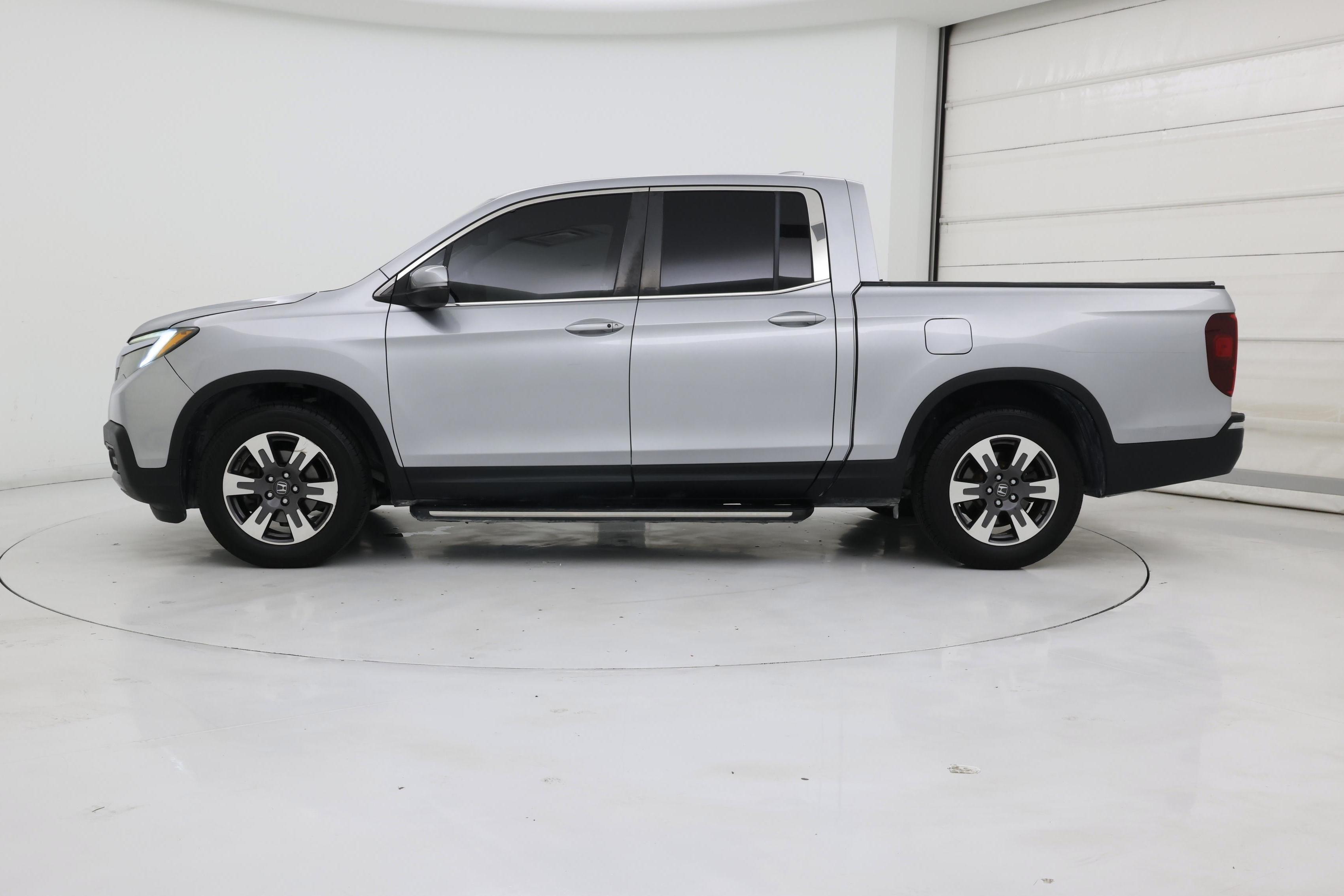 Thumbnail: 2017 Honda Ridgeline - 3