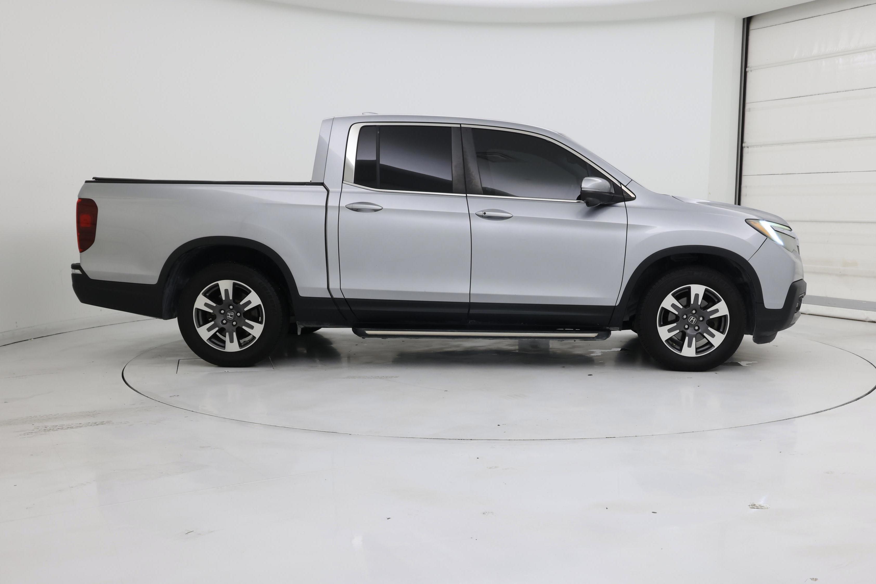 Thumbnail: 2017 Honda Ridgeline - 7