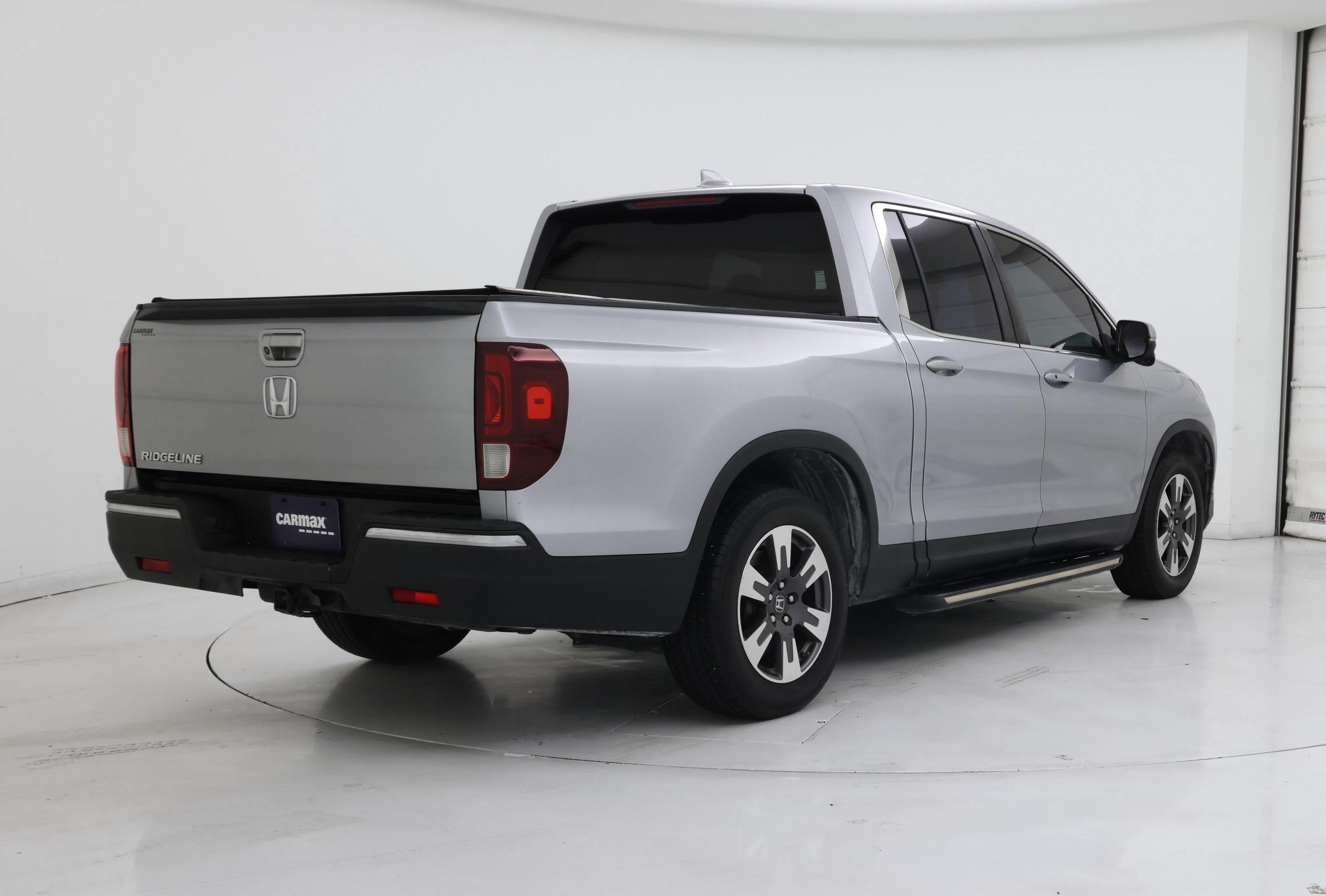 Thumbnail: 2017 Honda Ridgeline - 8