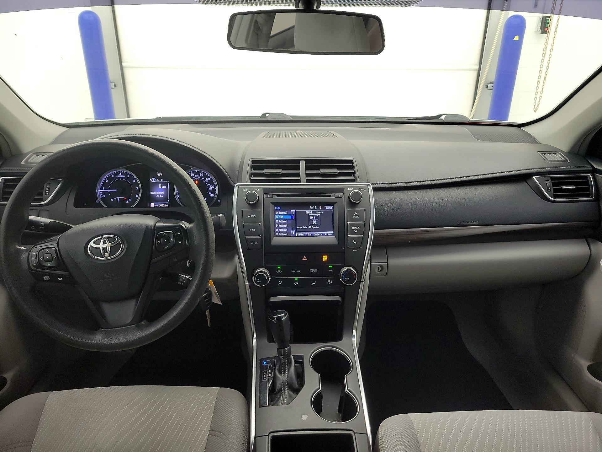 Thumbnail: 2016 Toyota Camry - 9