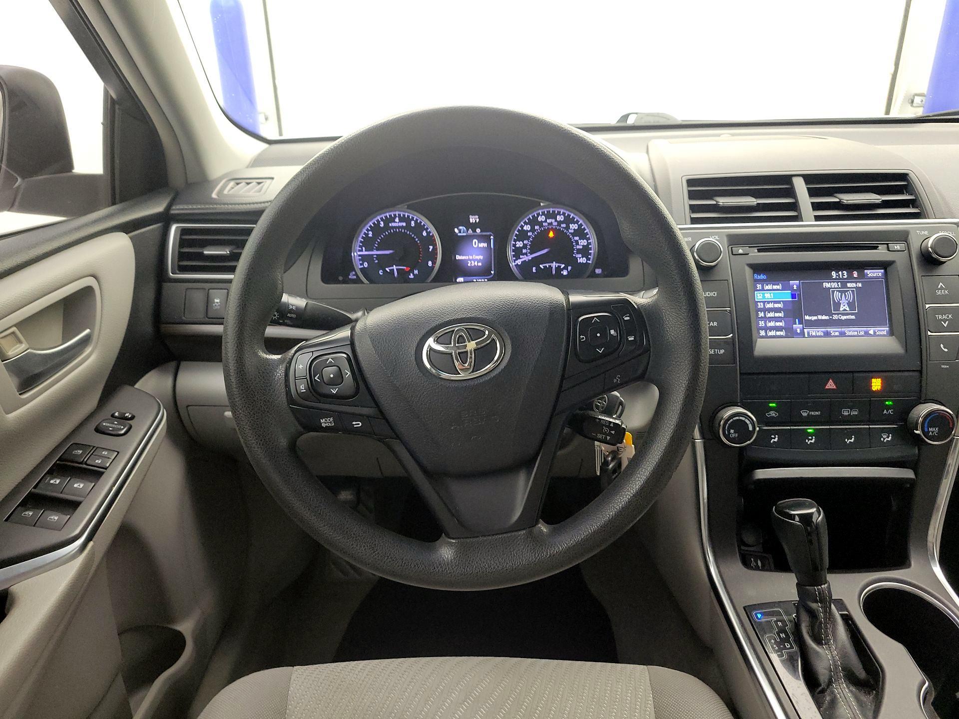 Thumbnail: 2016 Toyota Camry - 10