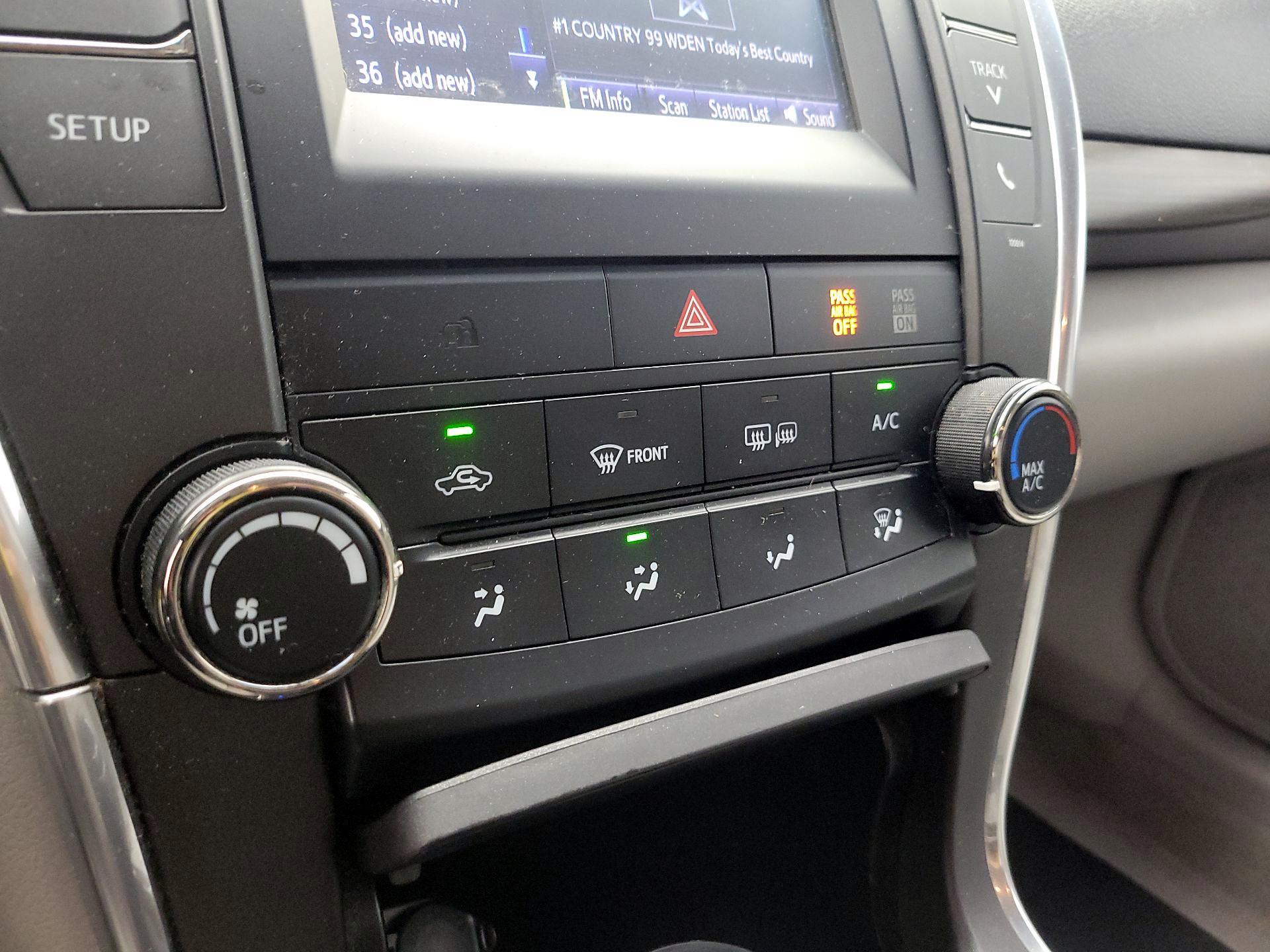 Thumbnail: 2016 Toyota Camry - 16