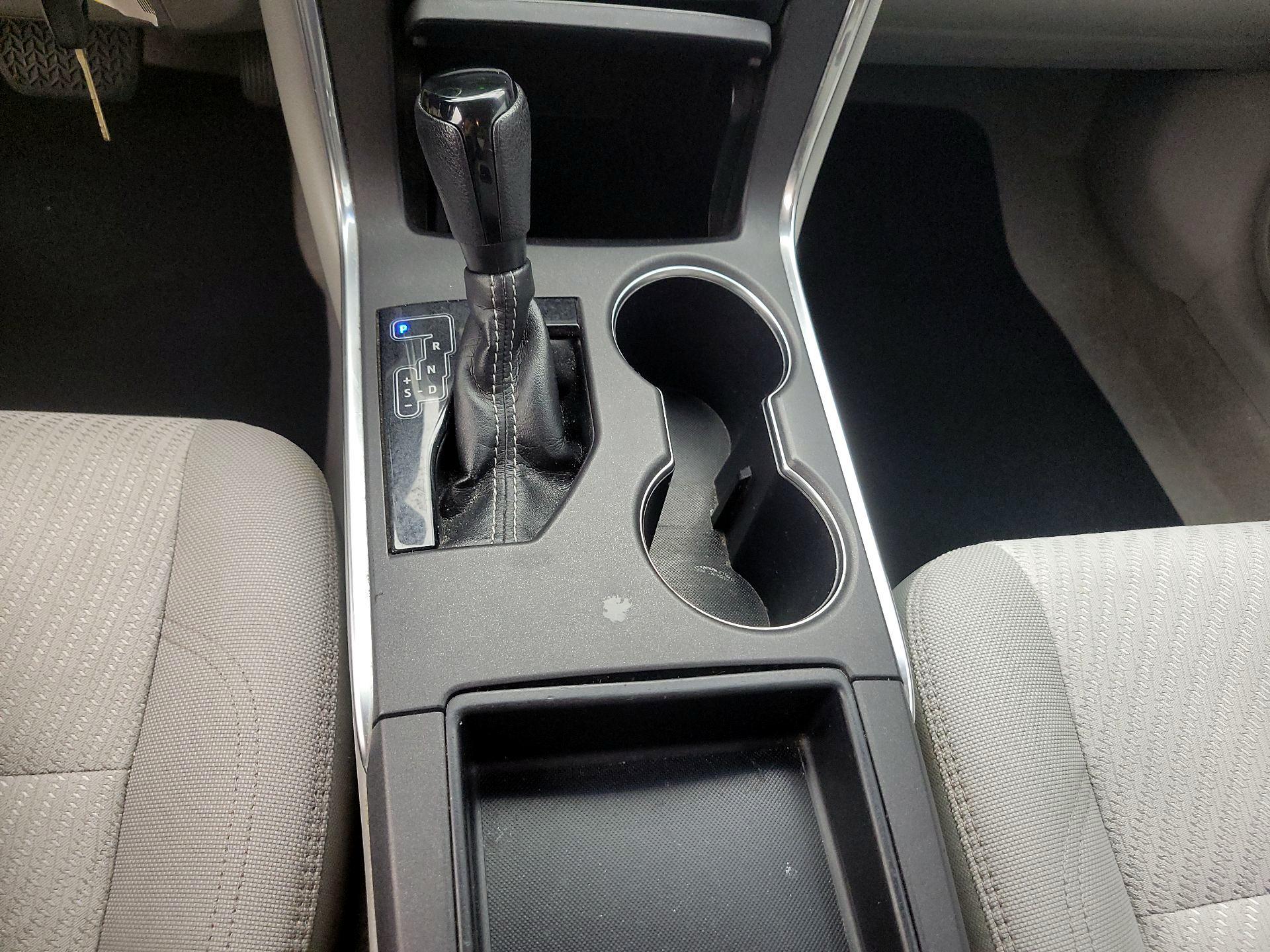 Thumbnail: 2016 Toyota Camry - 17