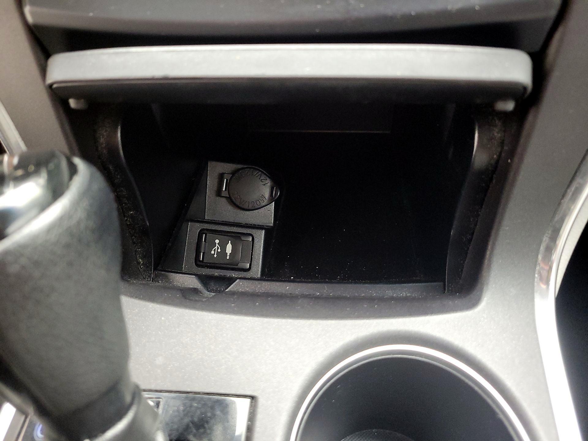 Thumbnail: 2016 Toyota Camry - 18