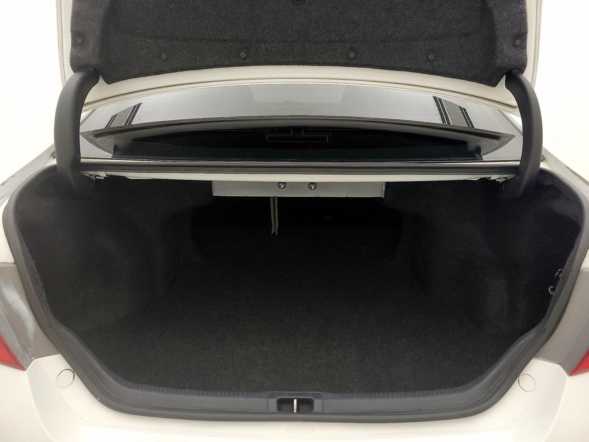 Thumbnail: 2016 Toyota Camry - 20